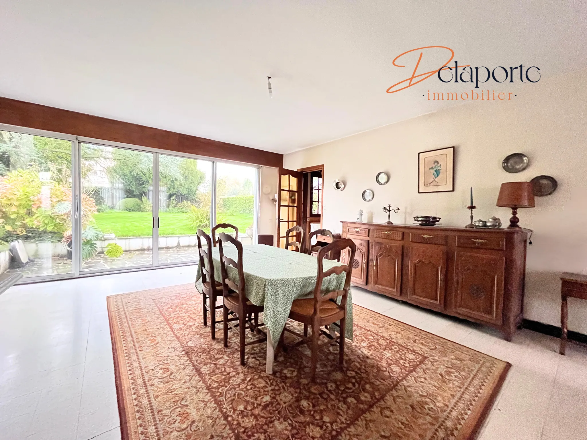 Maison bourgeoise avec espace professionnel à Bernaville en Vente