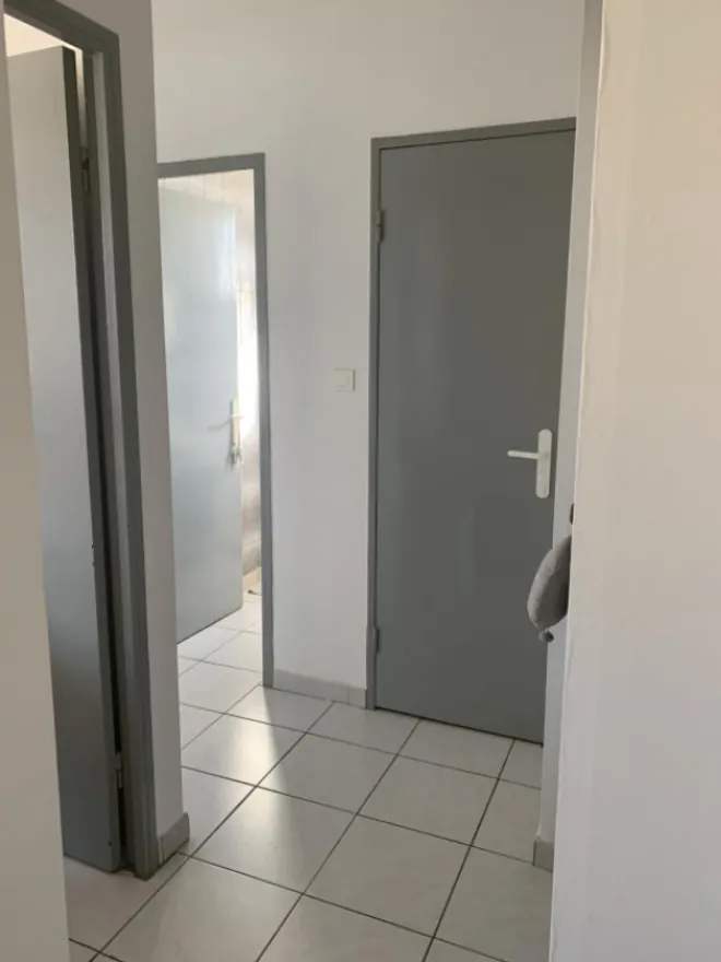 Appartement T3/T4 rénové avec balcon à Toulouse Côte Pavée 