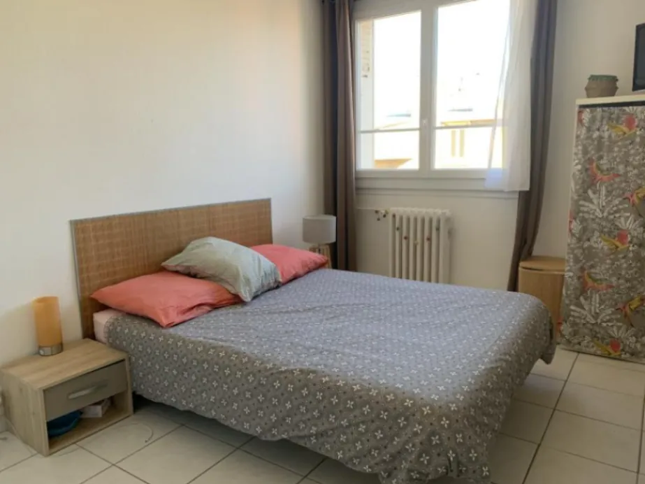 Appartement T3/T4 rénové avec balcon à Toulouse Côte Pavée 