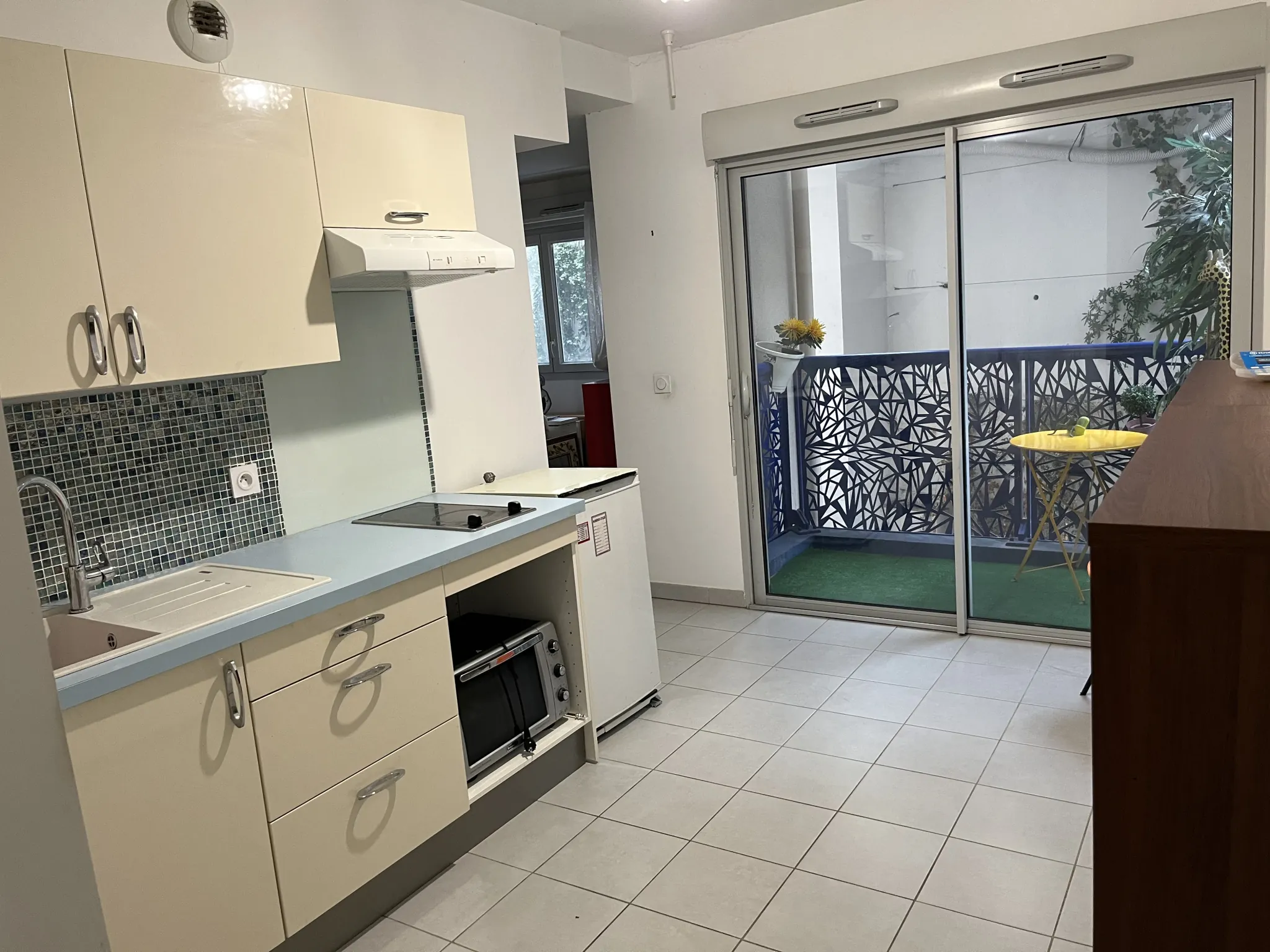 Studio moderne de 26,41 m2 avec balcon à Nice, quartier du port 