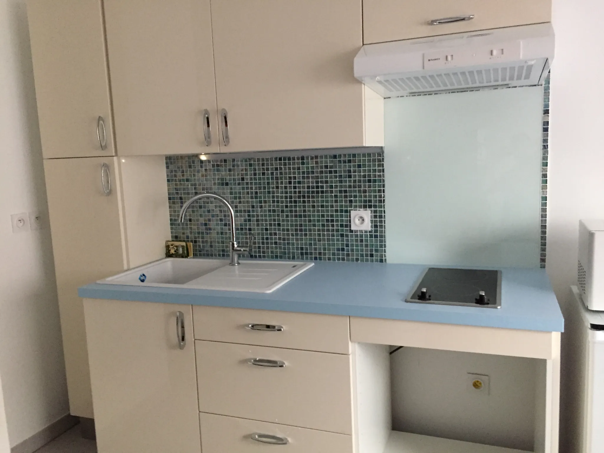 Studio moderne de 26,41 m2 avec balcon à Nice, quartier du port 