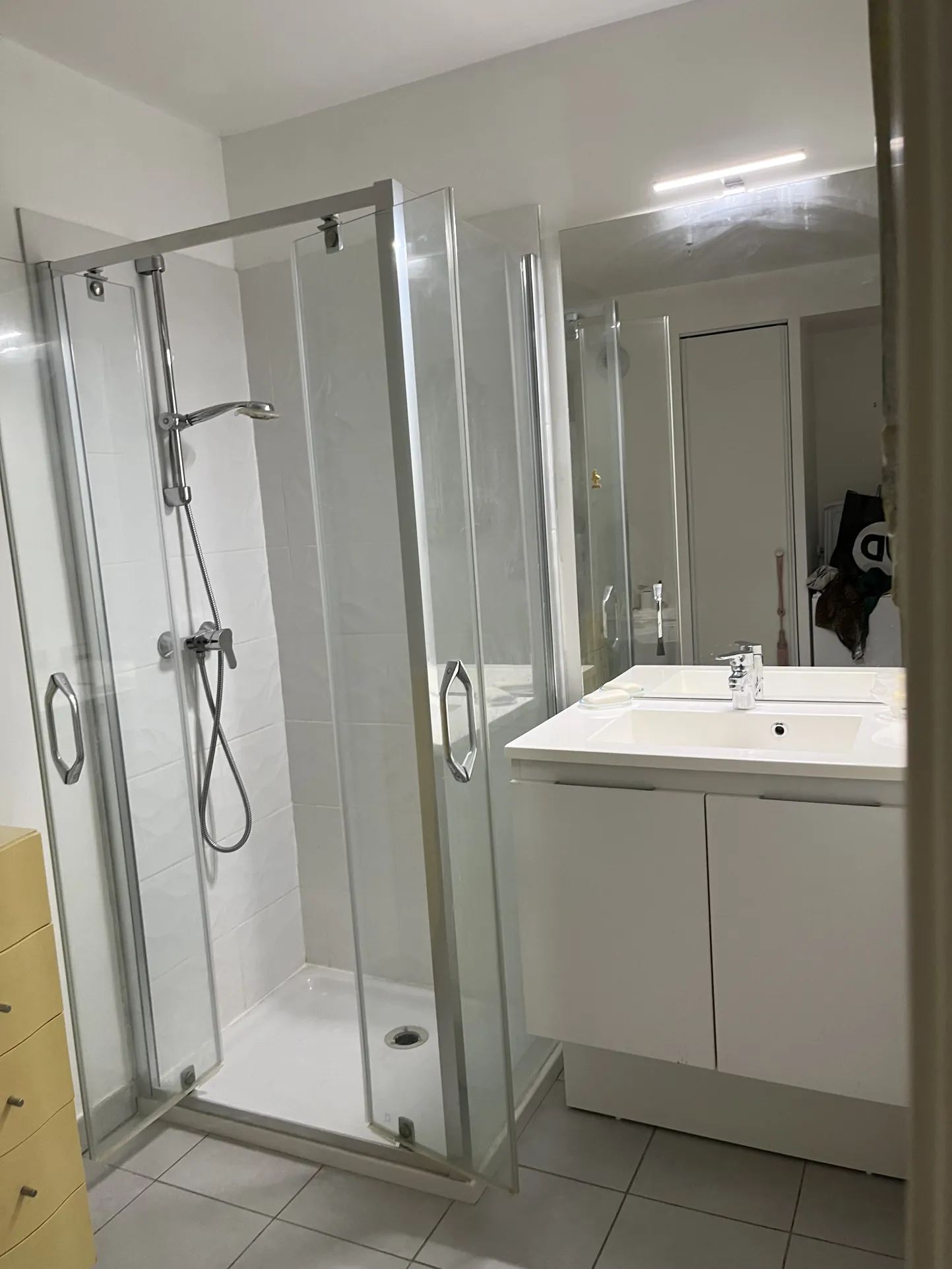 Studio moderne de 26,41 m2 avec balcon à Nice, quartier du port 