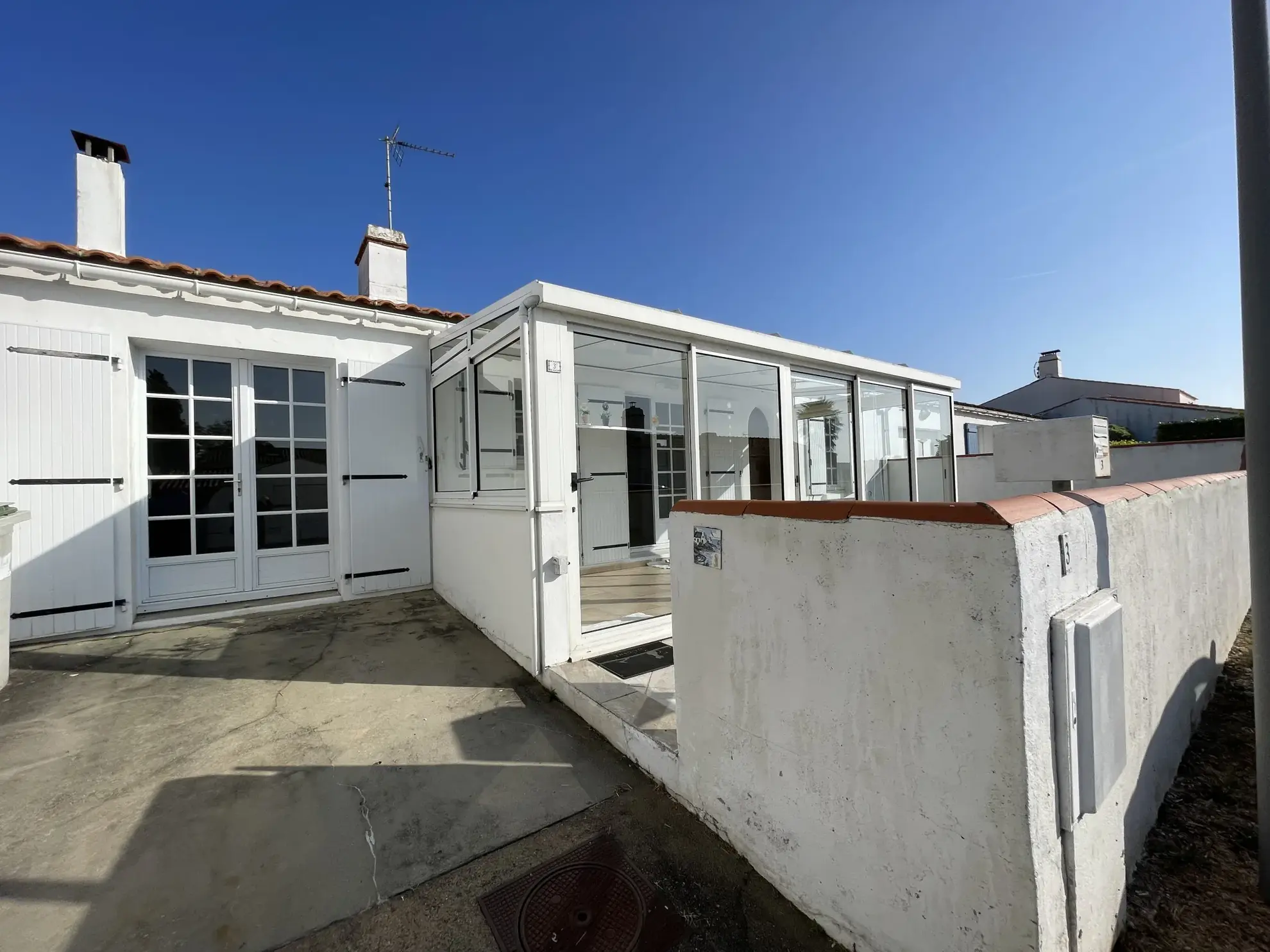 Maison 3 chambres à Barbatre proche centre et plage - Jardin clos et véranda 