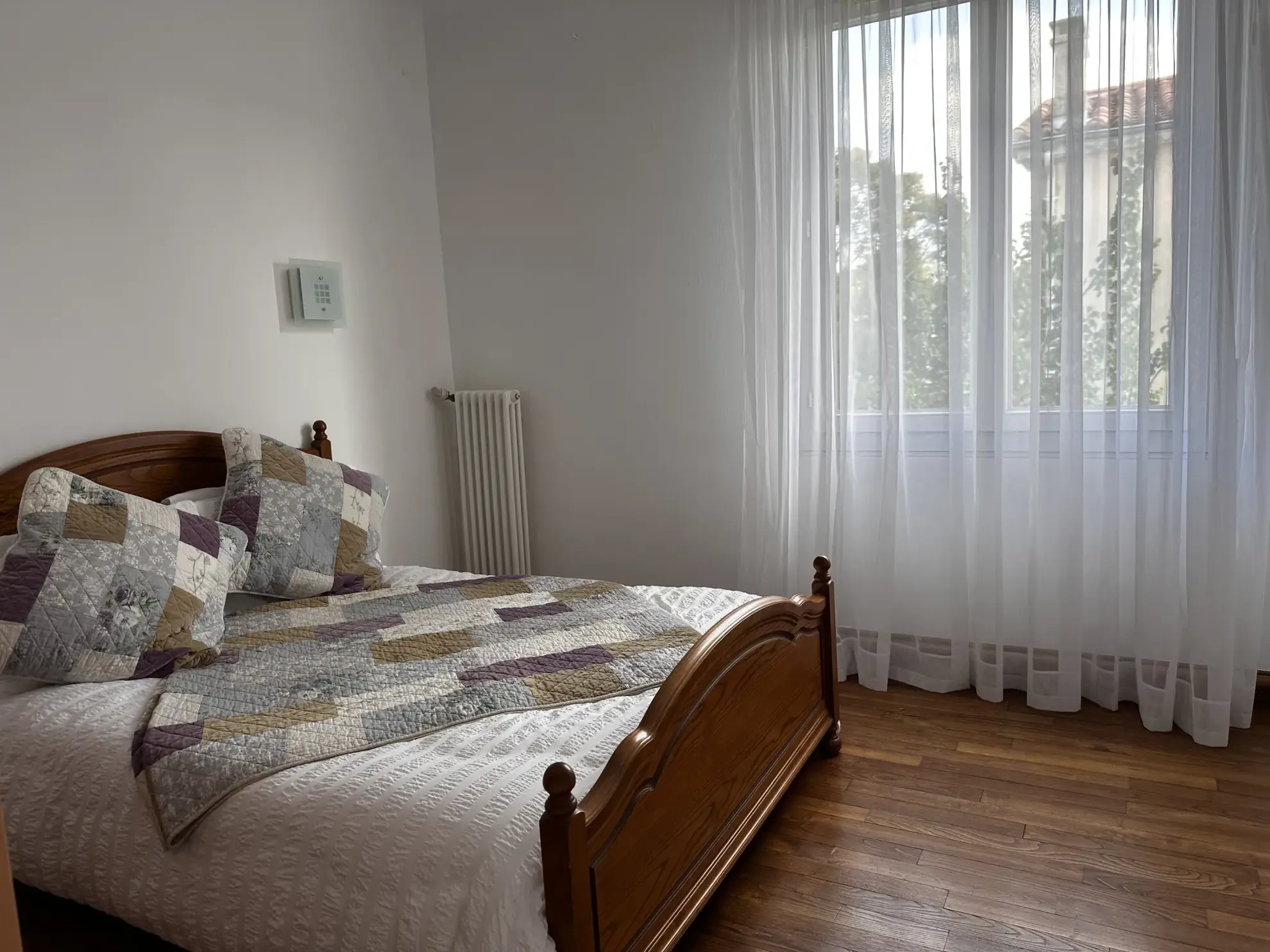 Maison à vendre proche de Carcassonne avec 4 chambres, jardin et garage 