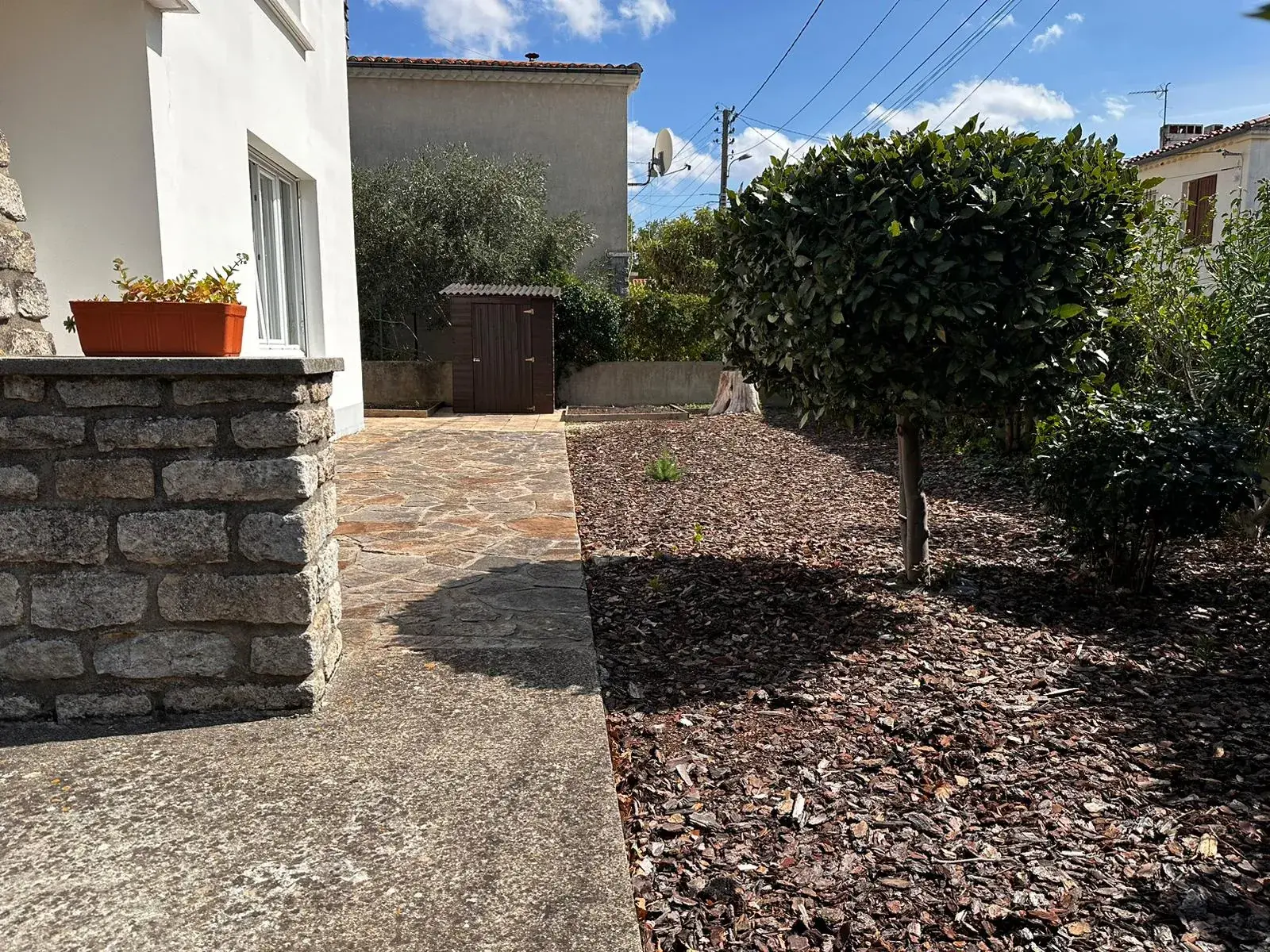 Maison à vendre proche de Carcassonne avec 4 chambres, jardin et garage 