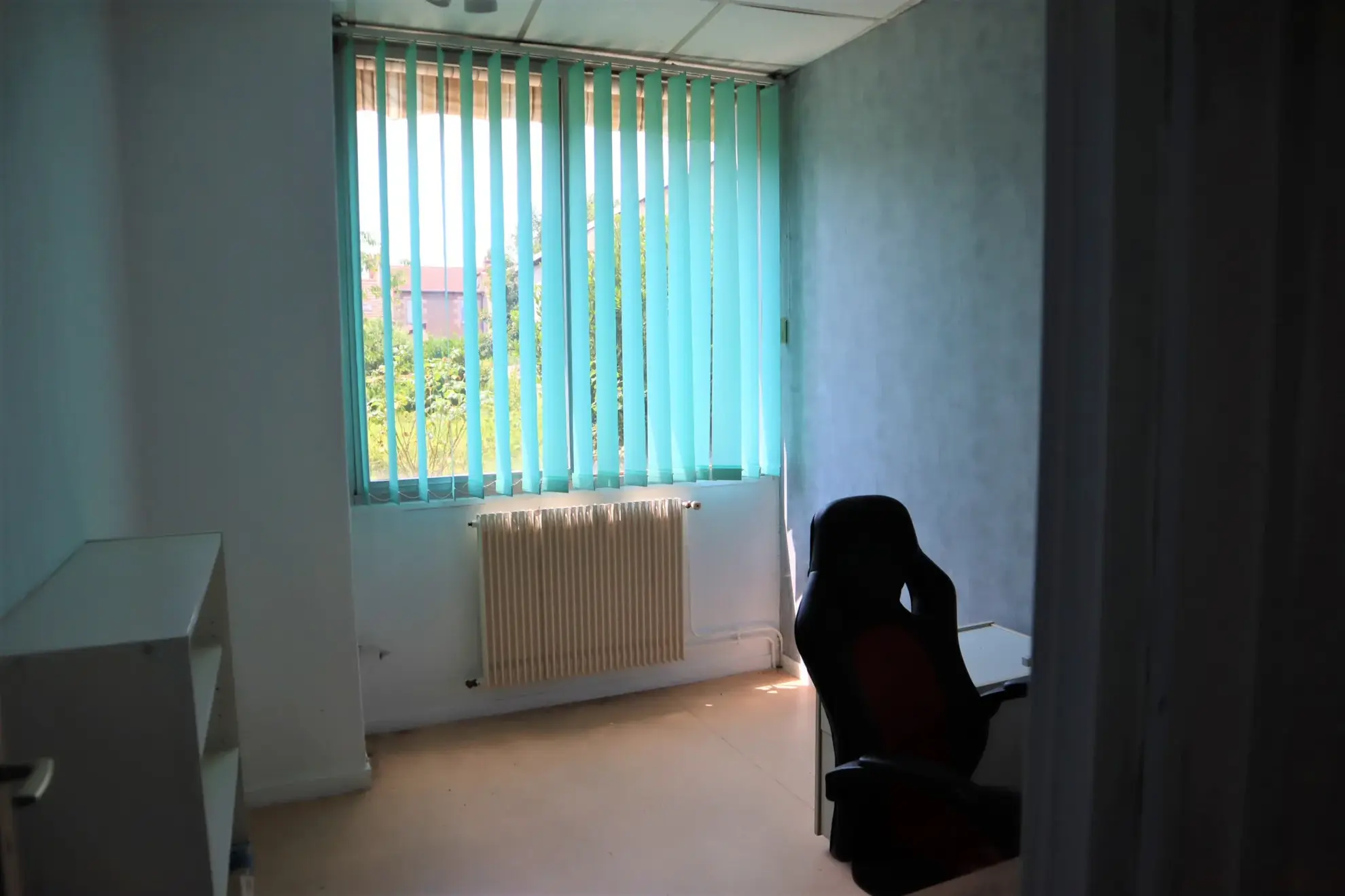 Maison spacieuse de 539 m² à Autun avec local professionnel et jardin privé - Prix : 270 000 euros 