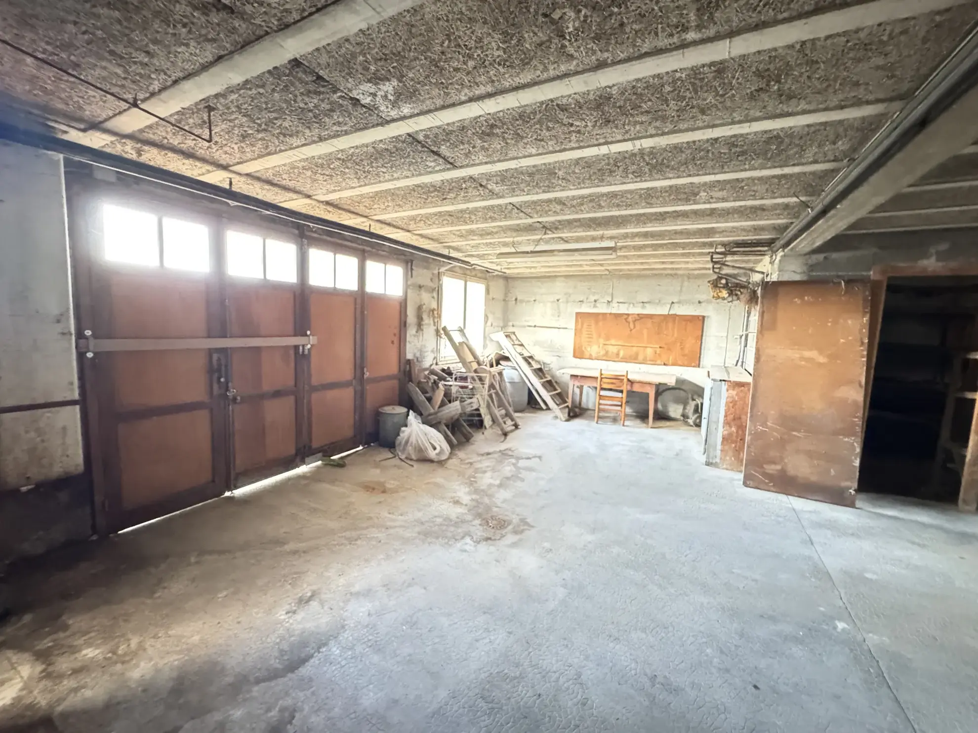Maison à vendre à Bourg de Thizy avec grand terrain et vue dégagée 