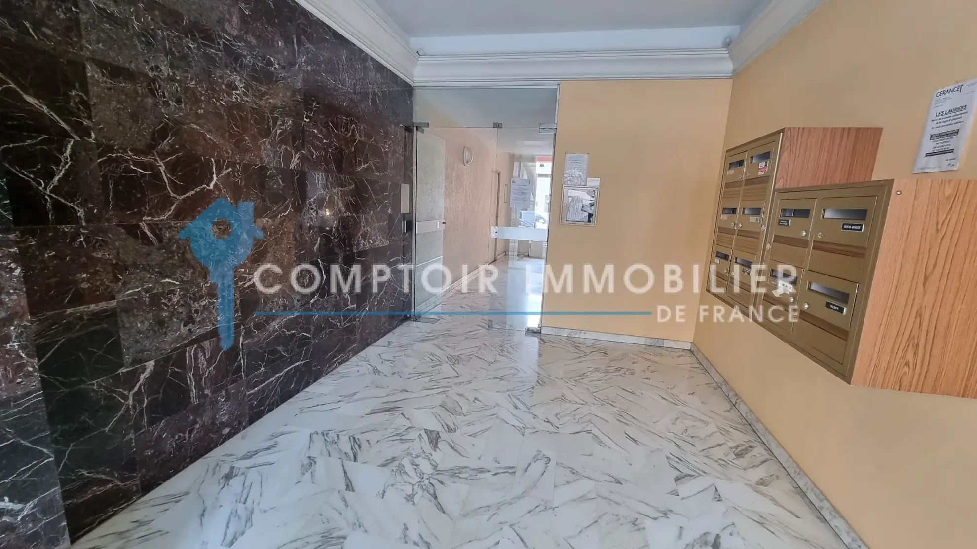 Appartement T4 à vendre à Draguignan avec terrasse, parking et rénovation possible 