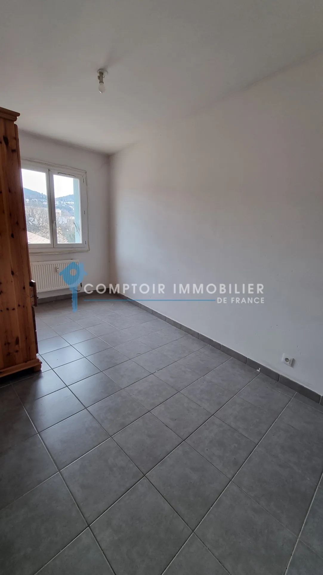 Appartement T4 à vendre à Draguignan avec terrasse, parking et rénovation possible 
