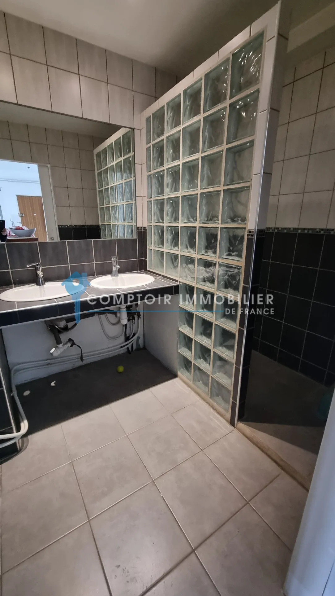 Appartement T4 à vendre à Draguignan avec terrasse, parking et rénovation possible 