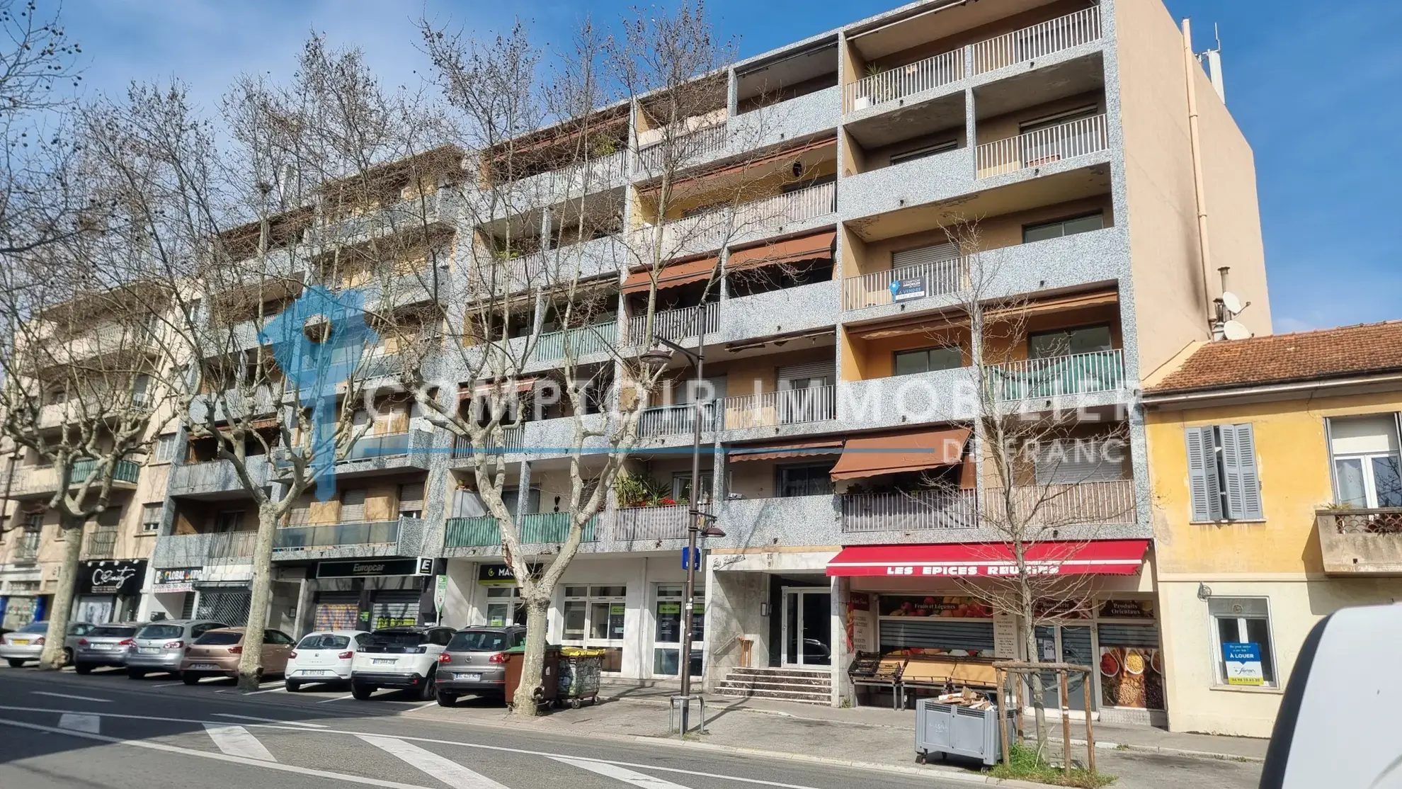 Appartement T4 à vendre à Draguignan avec terrasse, parking et rénovation possible 