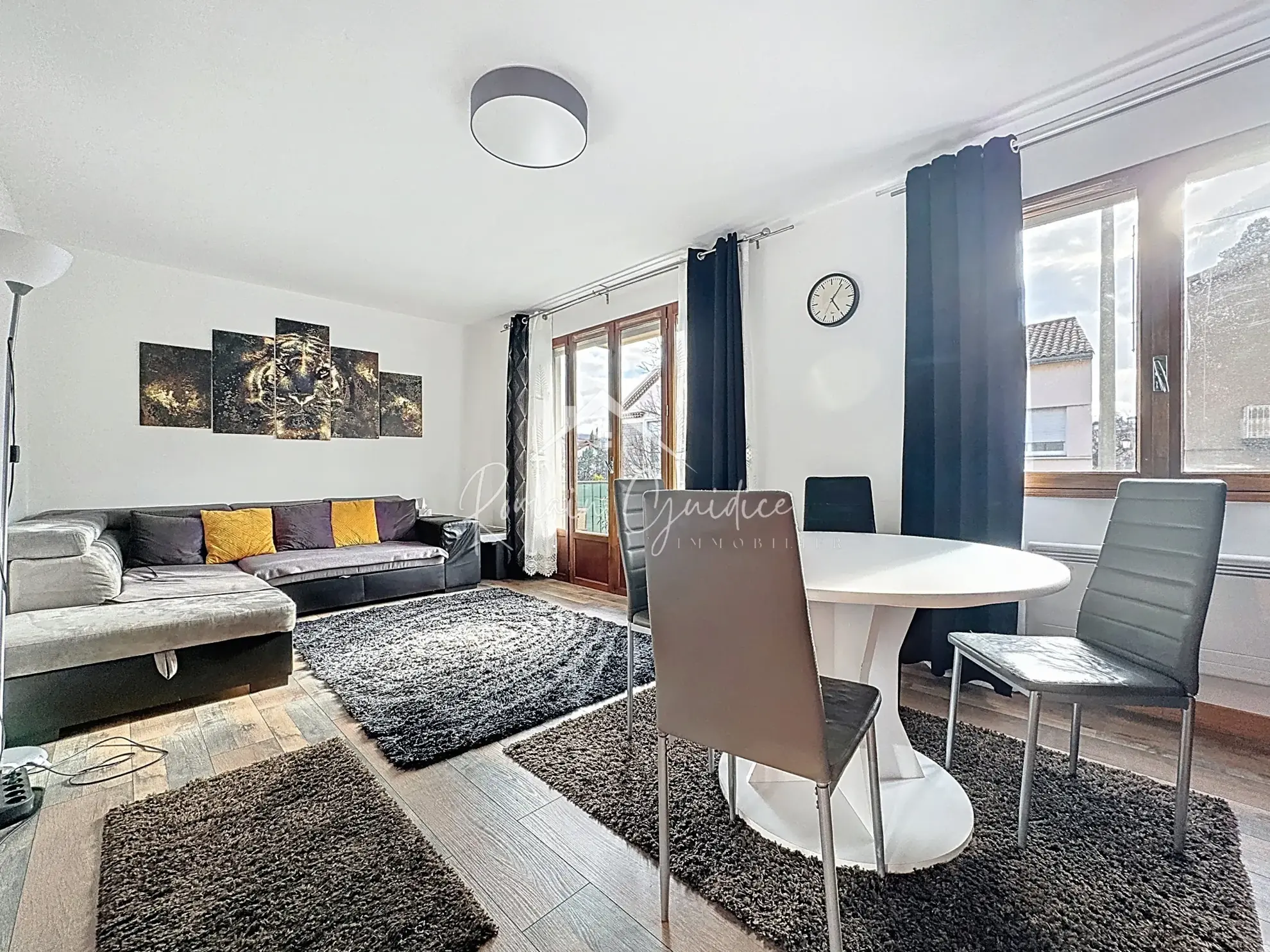 Appartement F5 de 85 m² avec garage et cave à Millau dans le quartier Parc de la Victoire 