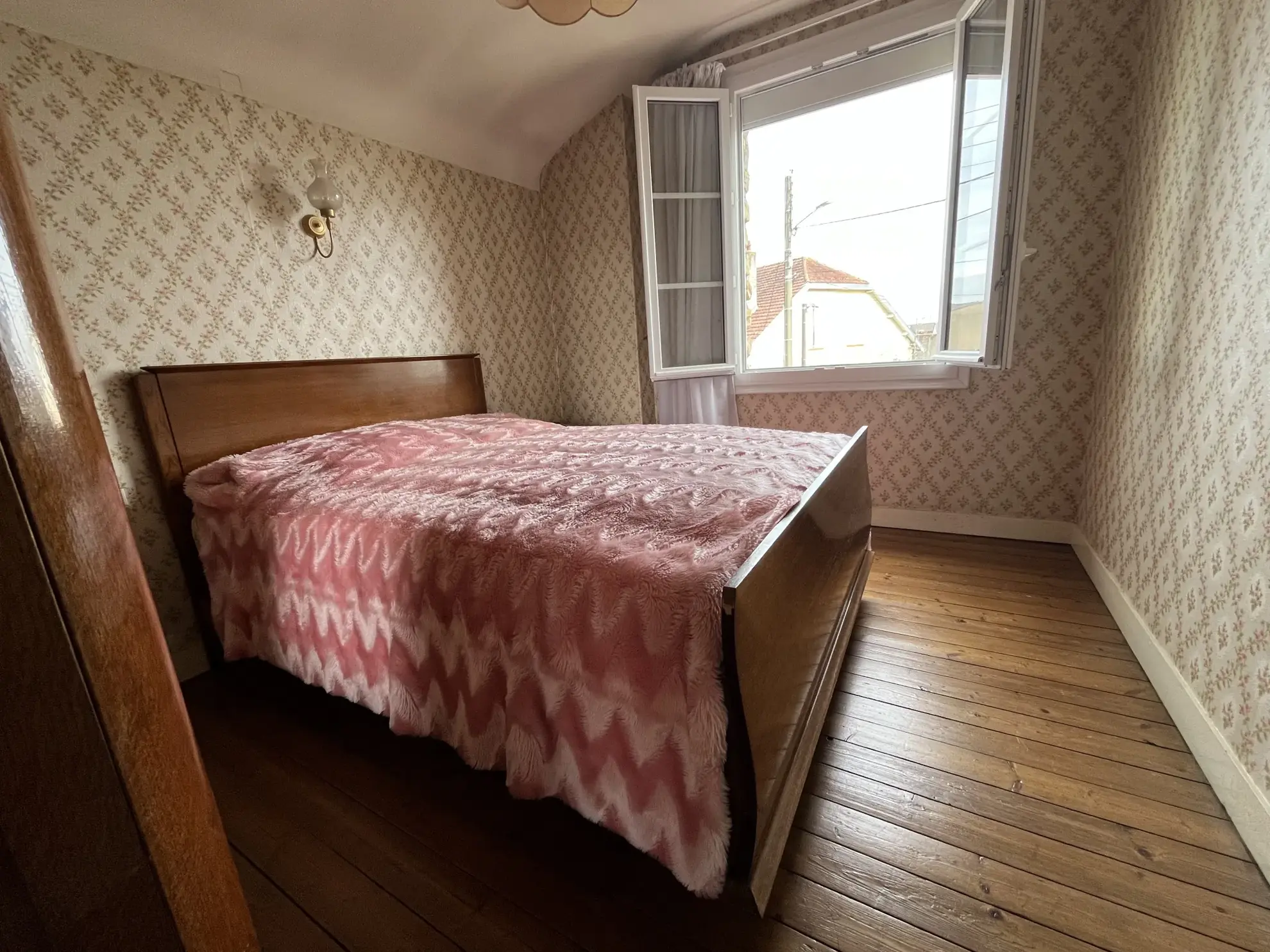 Maison 94 m² avec 4 chambres, garage et jardin à Thouars 