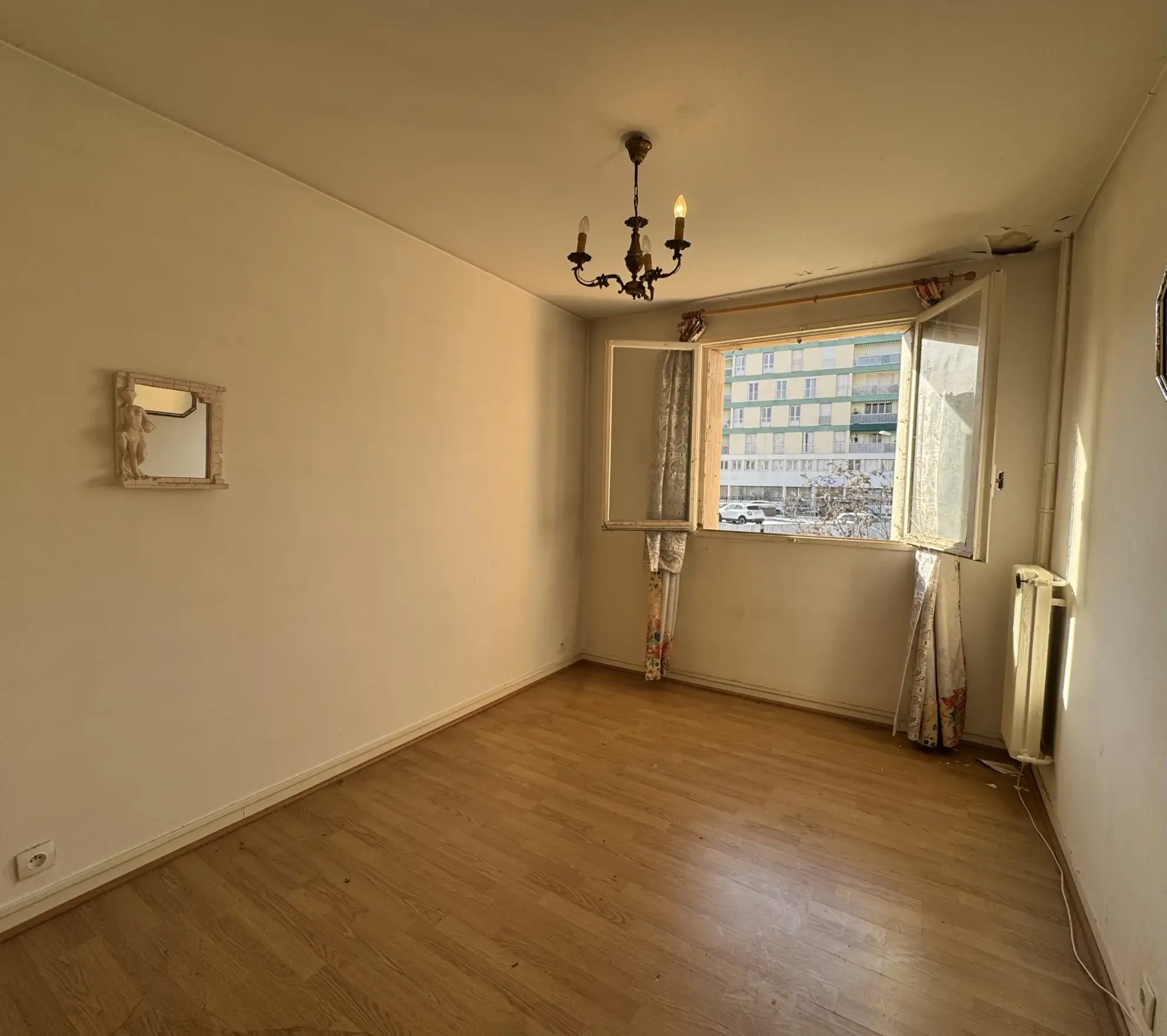Appartement T4 à vendre de 67 m² au Quartier La Rose, Résidence sécurisée avec terrasse 