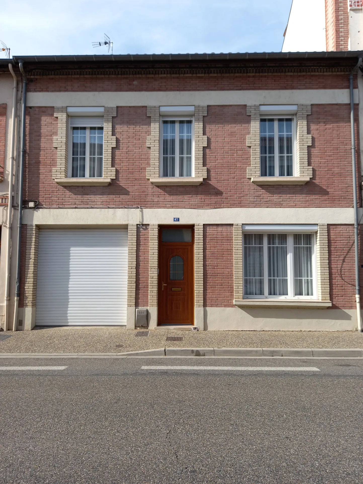Charmante maison de ville à Moissac avec jardin et garage - Proche centre historique 