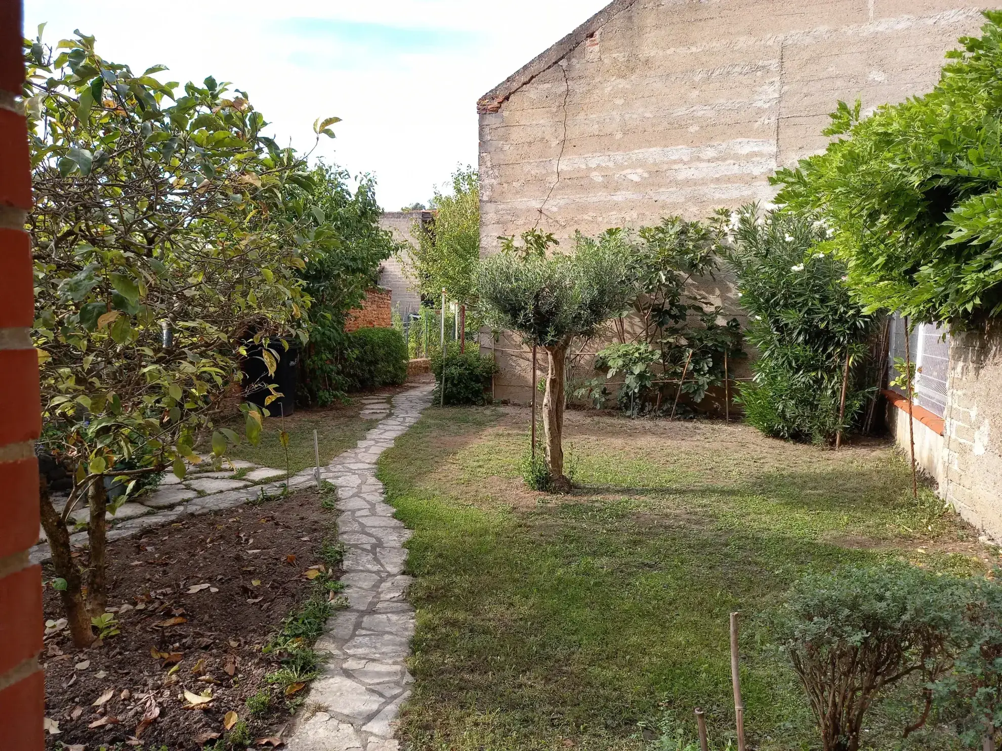 Charmante maison de ville à Moissac avec jardin et garage - Proche centre historique 