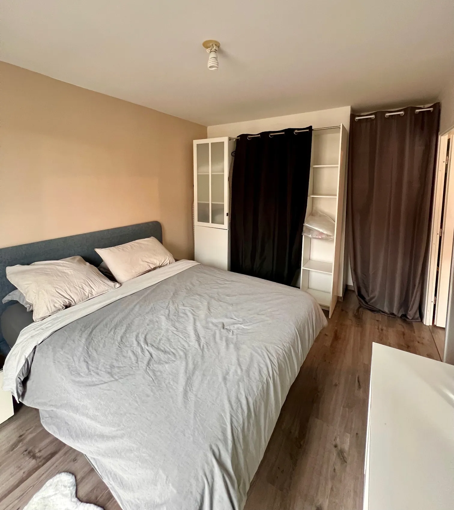 Appartement T2 lumineux de 42,69 m² à Lille avec balcon et parking privé