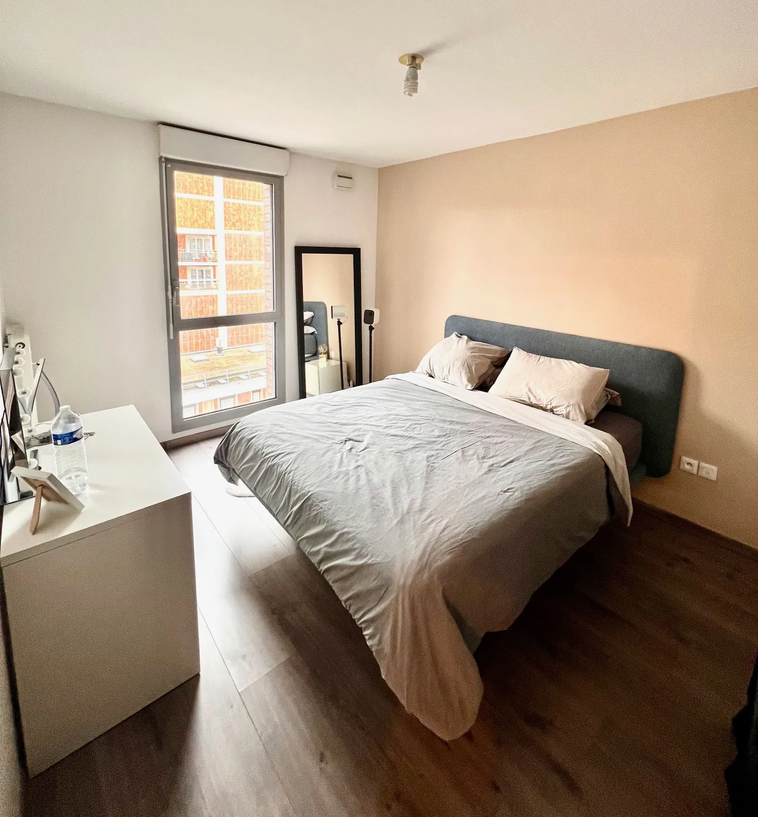 Appartement T2 lumineux de 42,69 m² à Lille avec balcon et parking privé 
