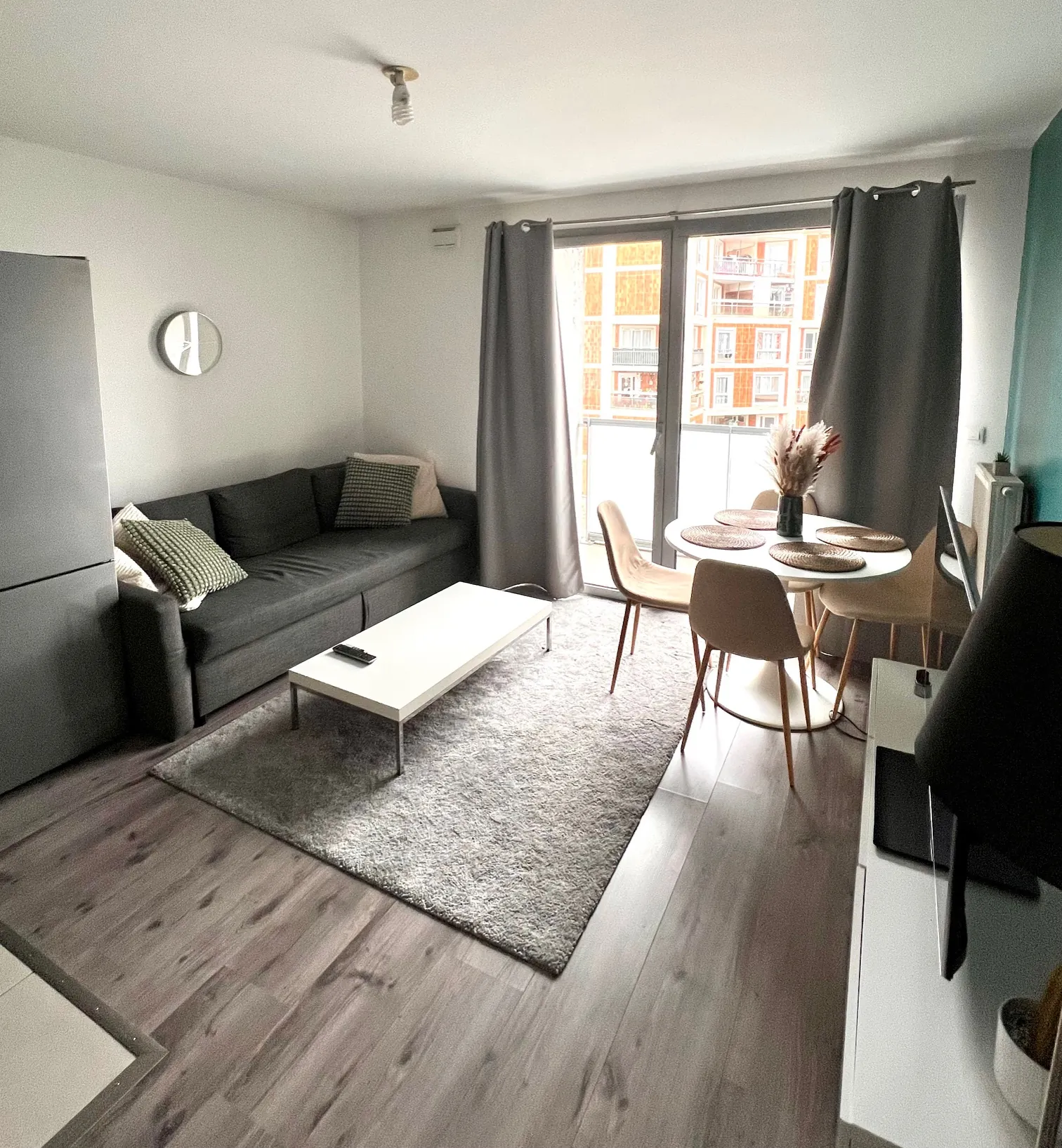 Appartement T2 lumineux de 42,69 m² à Lille avec balcon et parking privé 