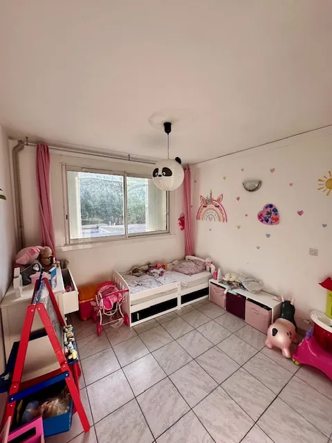 Appartement traversant de 76 m² à Montpellier avec Balcons et ascenseur 