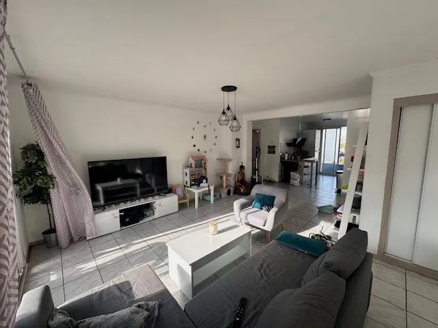Appartement traversant de 76 m² à Montpellier avec Balcons et ascenseur 