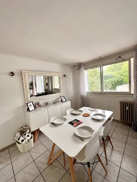 Appartement traversant de 76 m² à Montpellier avec Balcons et ascenseur 