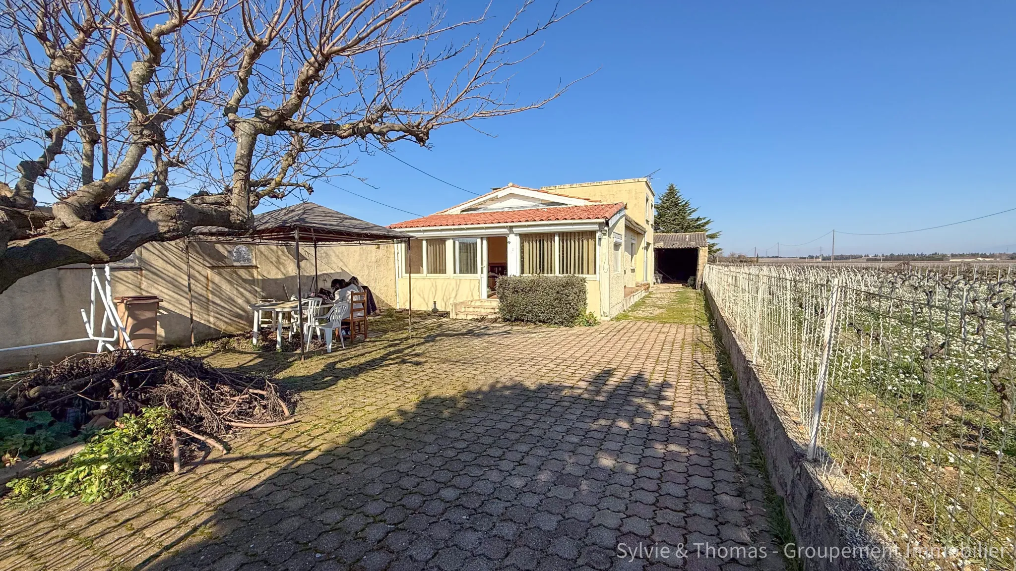 Maison à rénover avec vue exceptionnelle sur le Mont Ventoux à Orange 