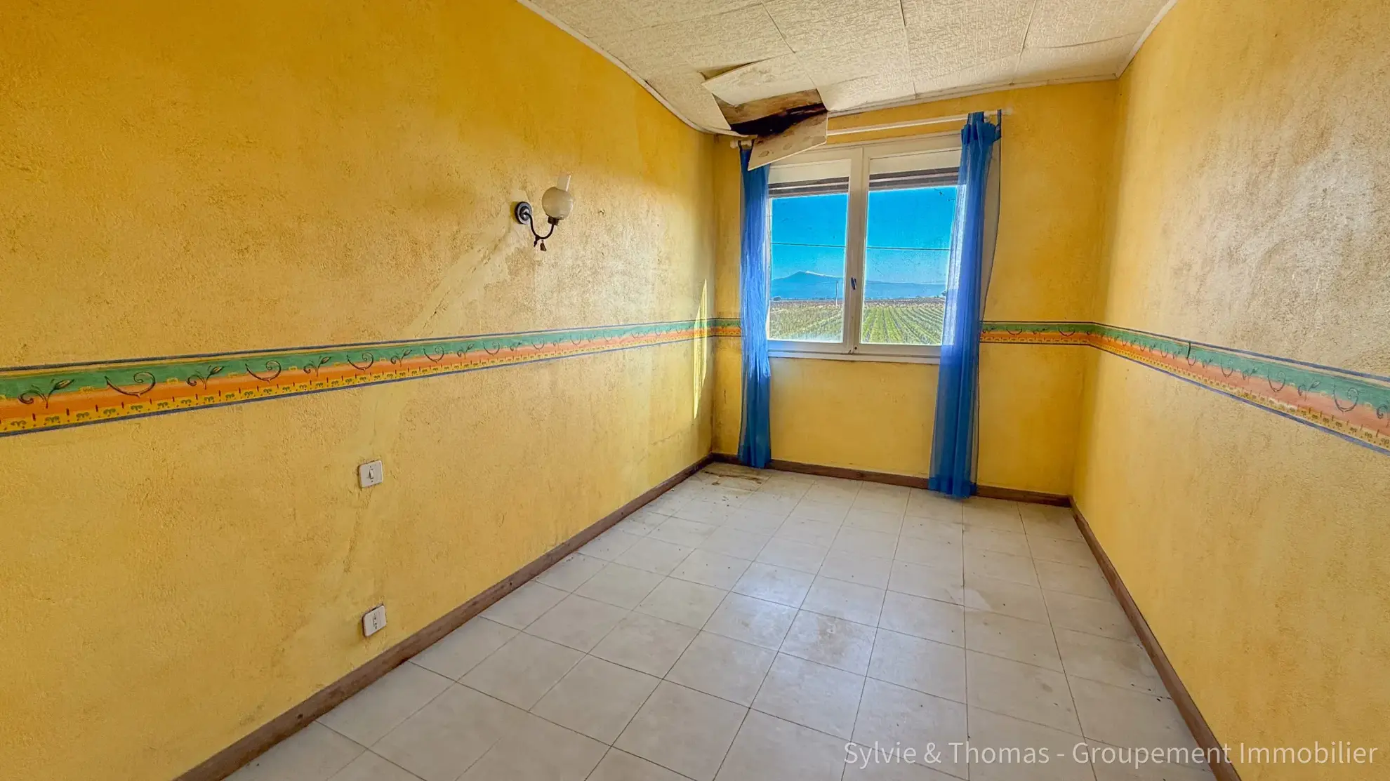 Maison à rénover avec vue exceptionnelle sur le Mont Ventoux à Orange 