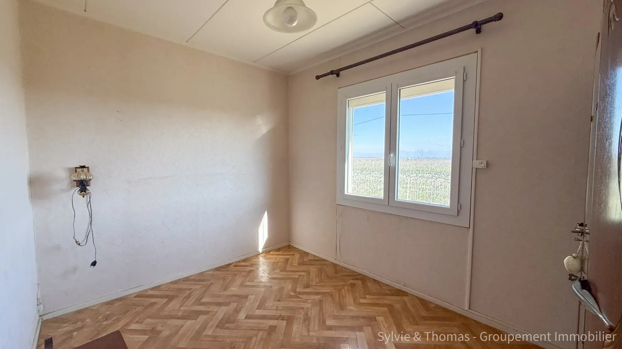 Maison à rénover avec vue exceptionnelle sur le Mont Ventoux à Orange 