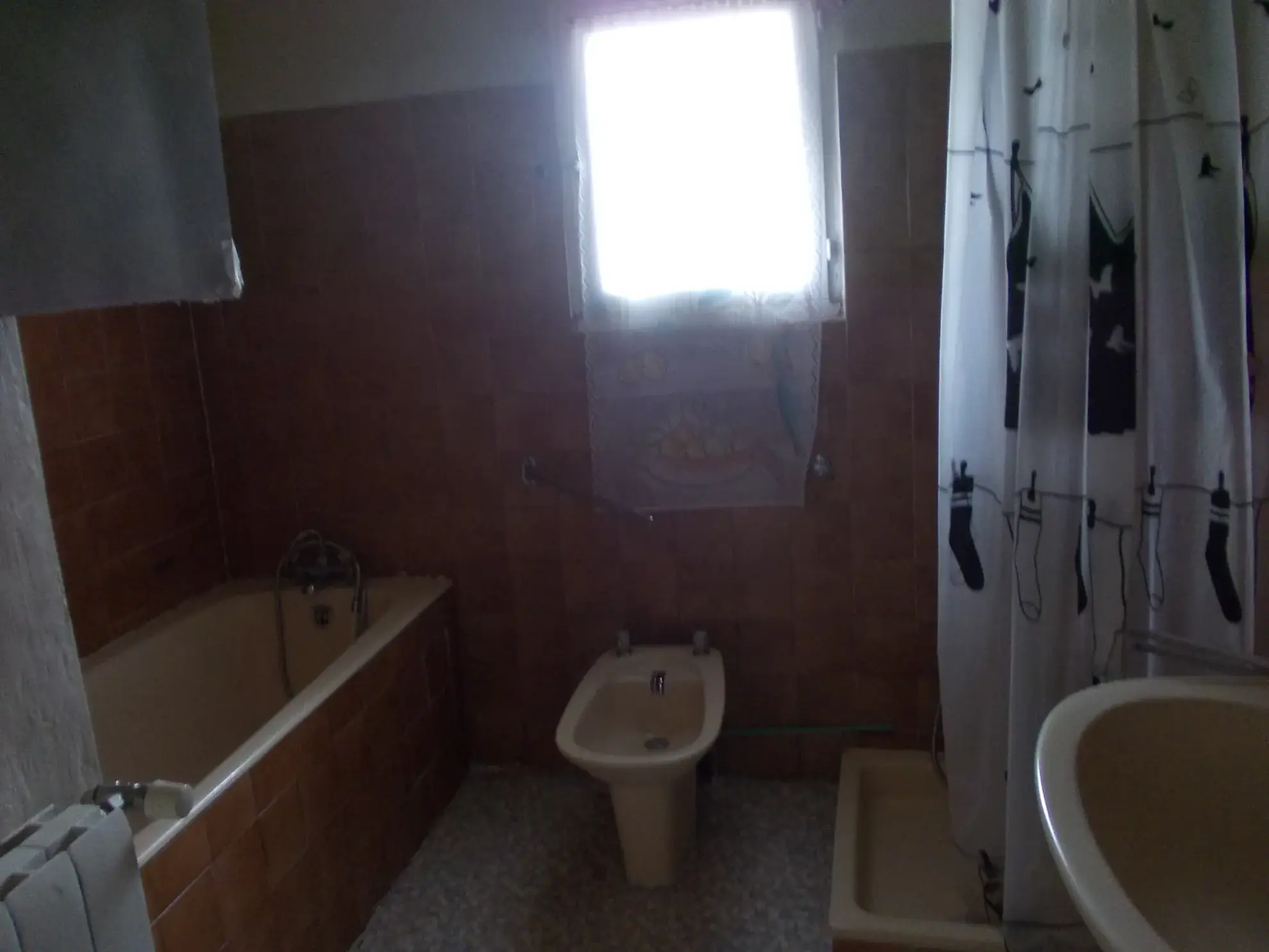 Maison de village à rénover avec dépendances et grand terrain à Aumagne 17770 