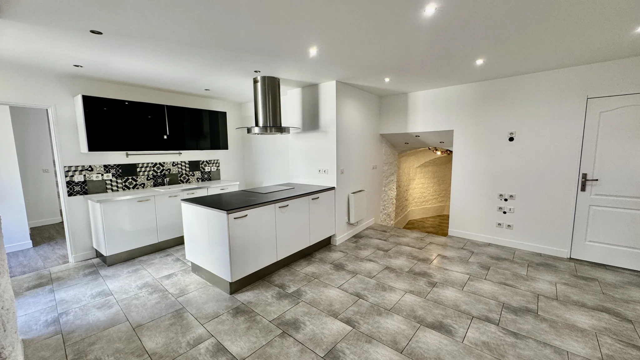 Appartement 3 pièces à vendre à Meulan-en-Yvelines, centre-ville, rénové, faibles charges 