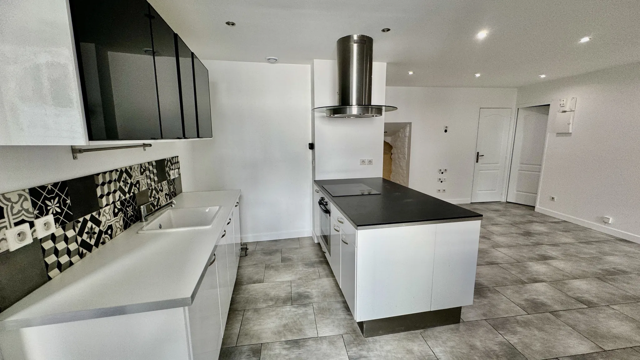 Appartement 3 pièces à vendre à Meulan-en-Yvelines, centre-ville, rénové, faibles charges