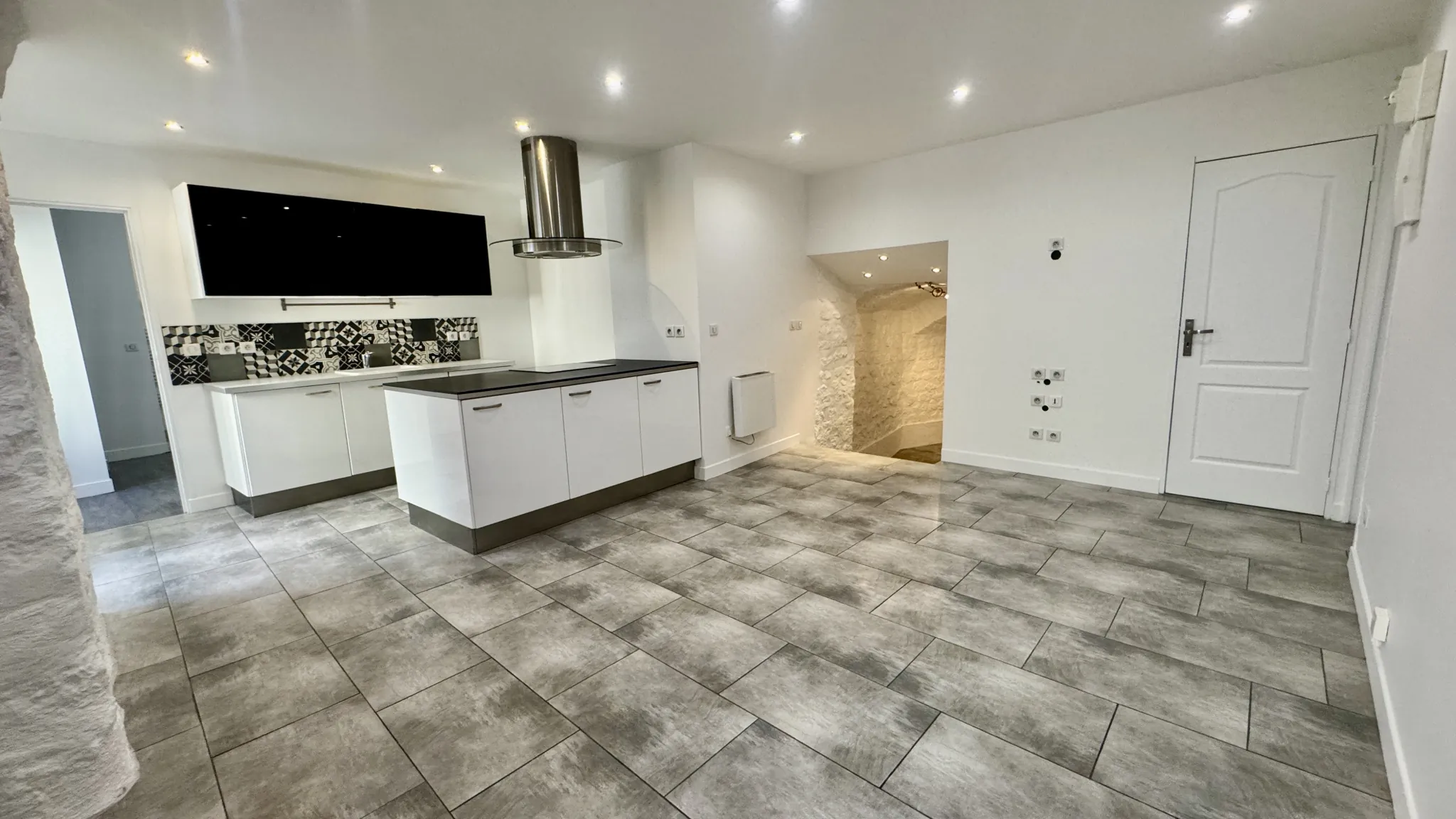 Appartement 3 pièces à vendre à Meulan-en-Yvelines, centre-ville, rénové, faibles charges 