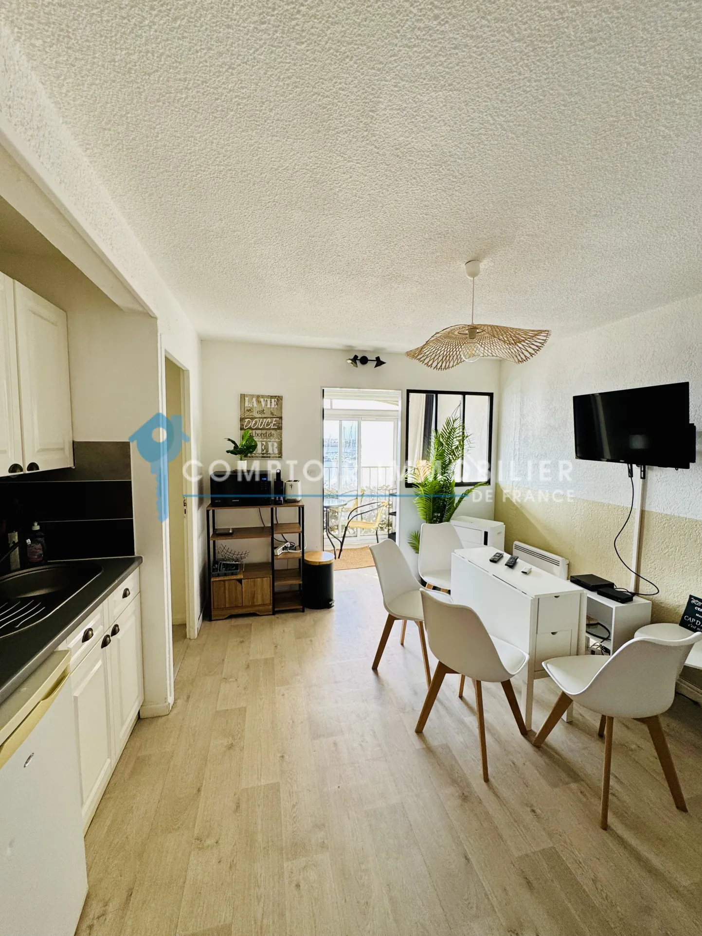 Appartement F2 à Agde avec Vue sur le Port - Dernier Étage