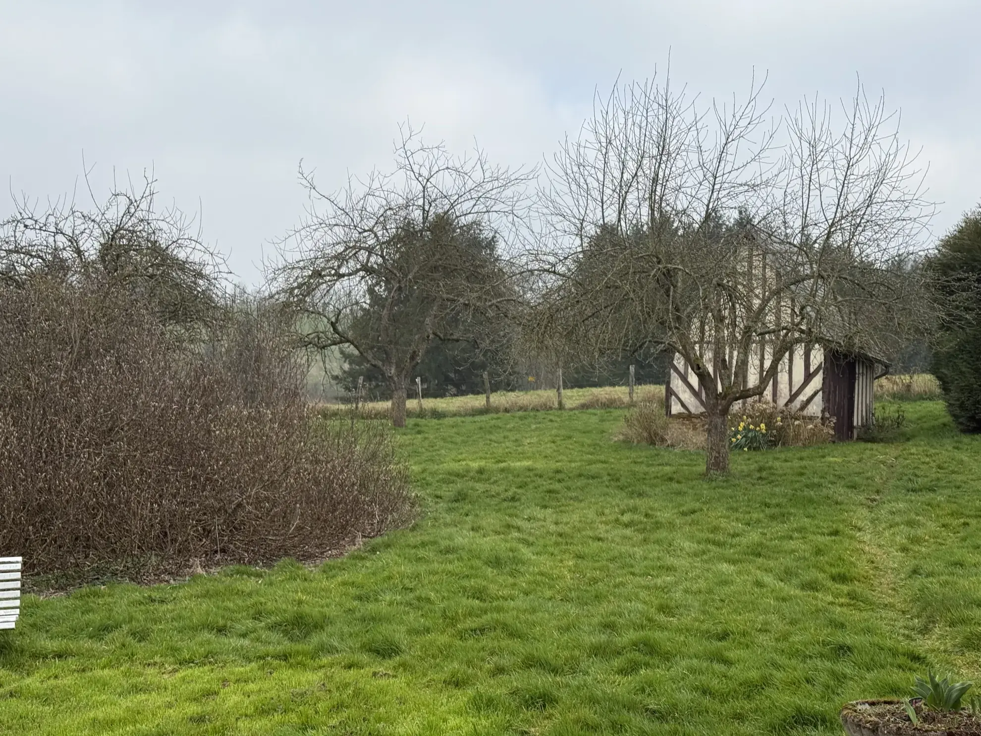 Maison agréable de 170 m² avec terrain, dépendances et vie de plain-pied à Camembert 