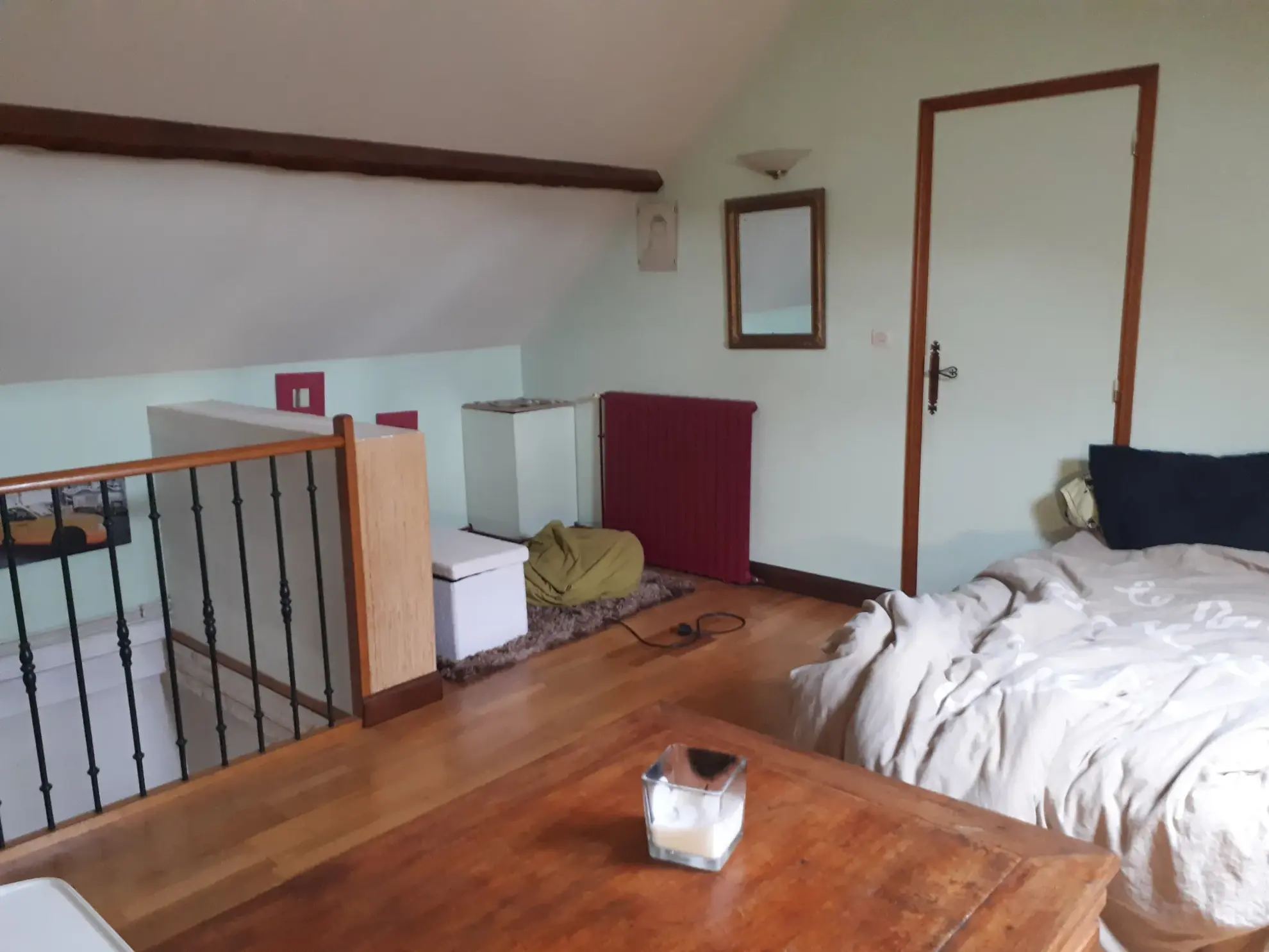 Belle propriété avec étang, jardin arboré et dépendances à Les Ormes 