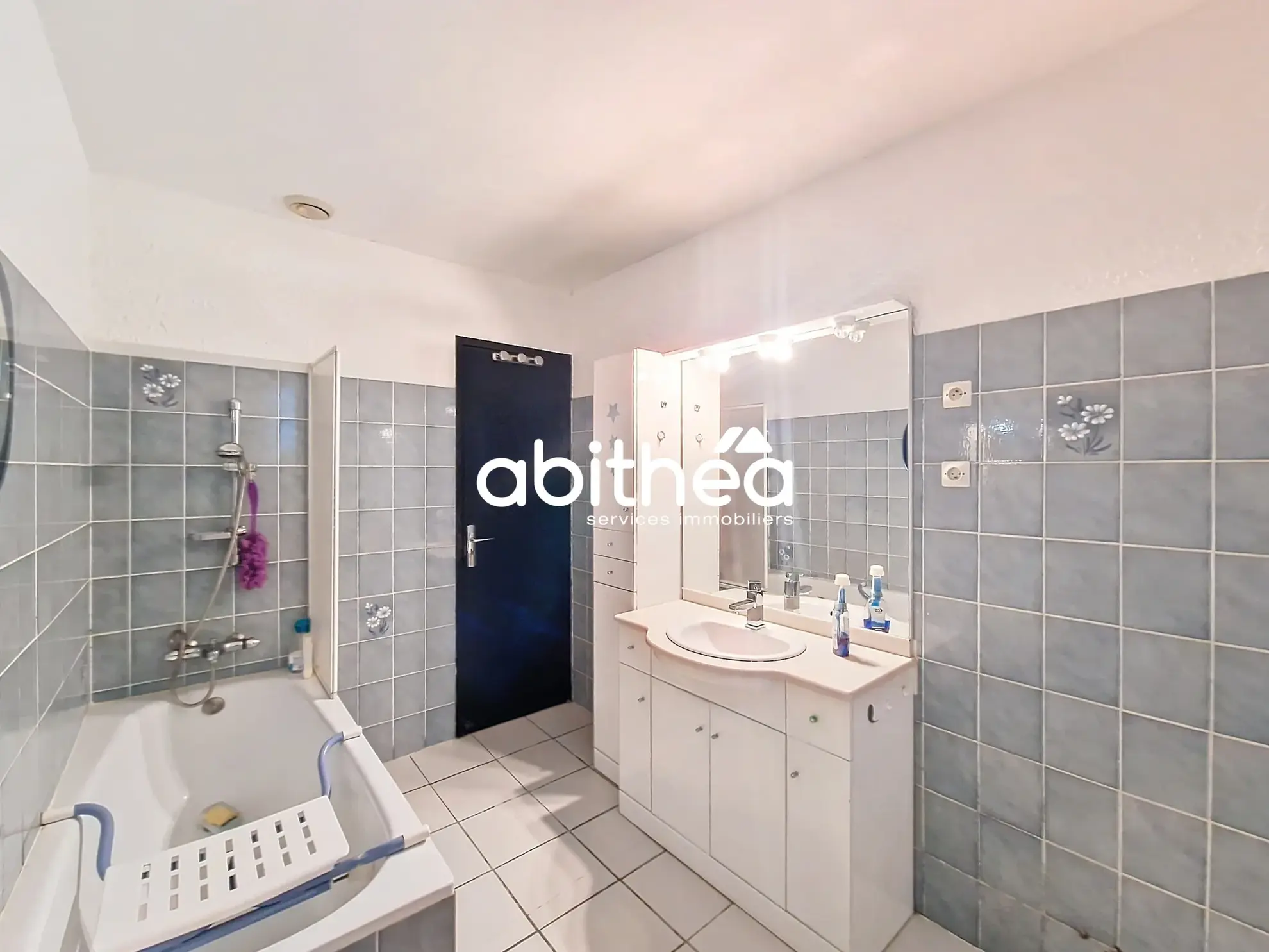 Ensemble immobilier de deux maisons à Soumoulins 17130, terrain clos, potentiel locatif et confort familial 