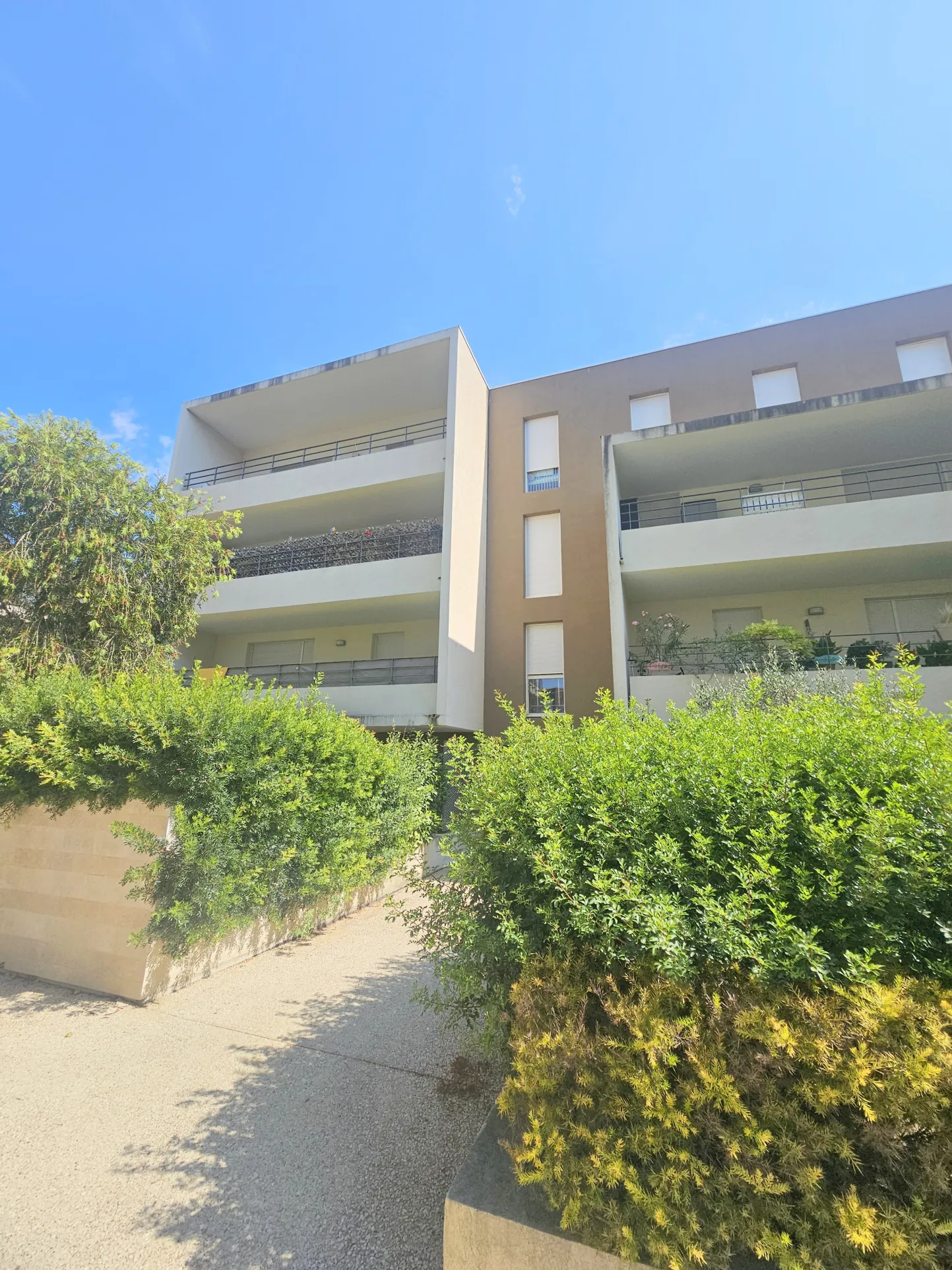 Appartement F3 avec terrasse et parking à Juvignac – Loi Pinel possible 