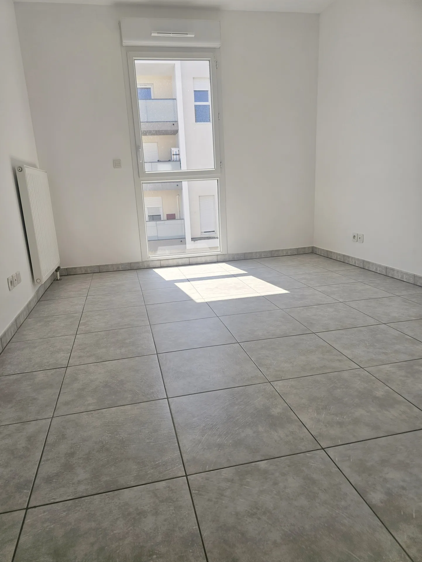 Appartement F3 avec terrasse et parking à Juvignac – Loi Pinel possible 