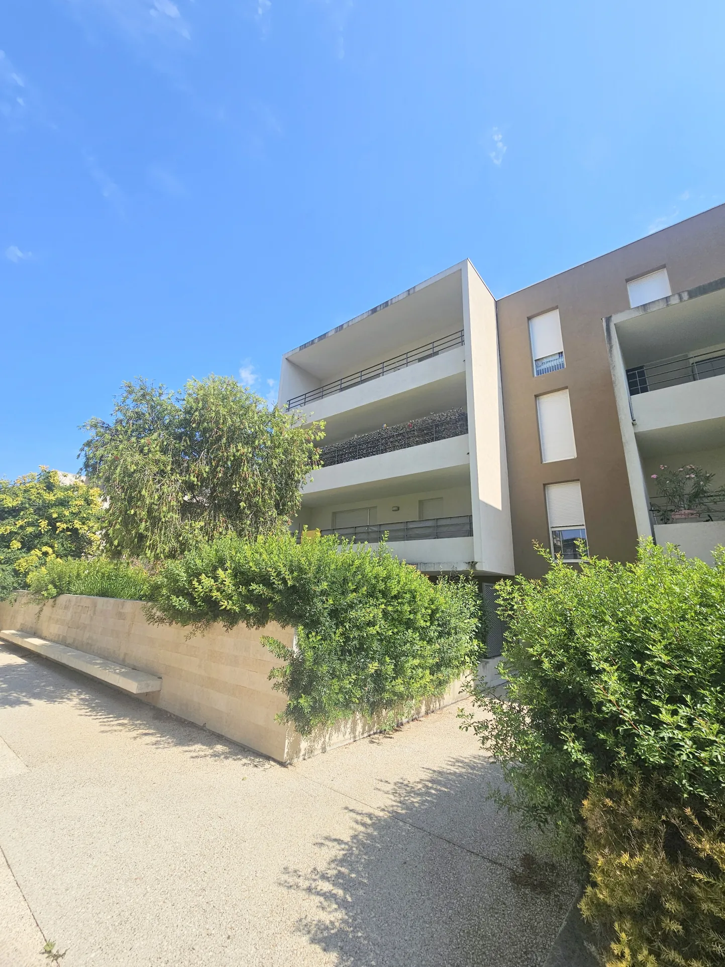 Appartement F3 avec terrasse et parking à Juvignac – Loi Pinel possible 
