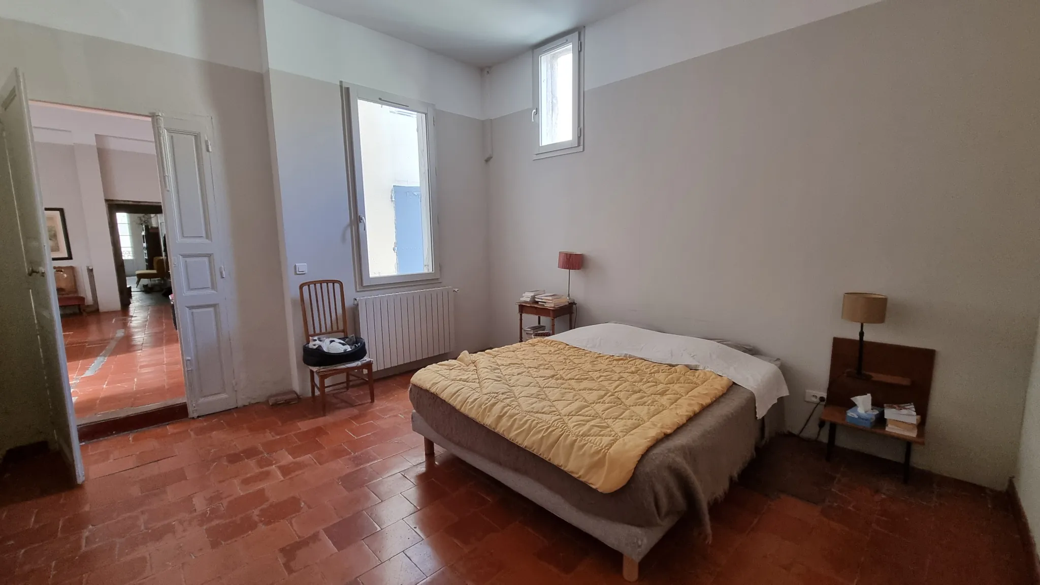 Maison de charme ancienne de 150 m² à Sommieres avec cour et terrasse 