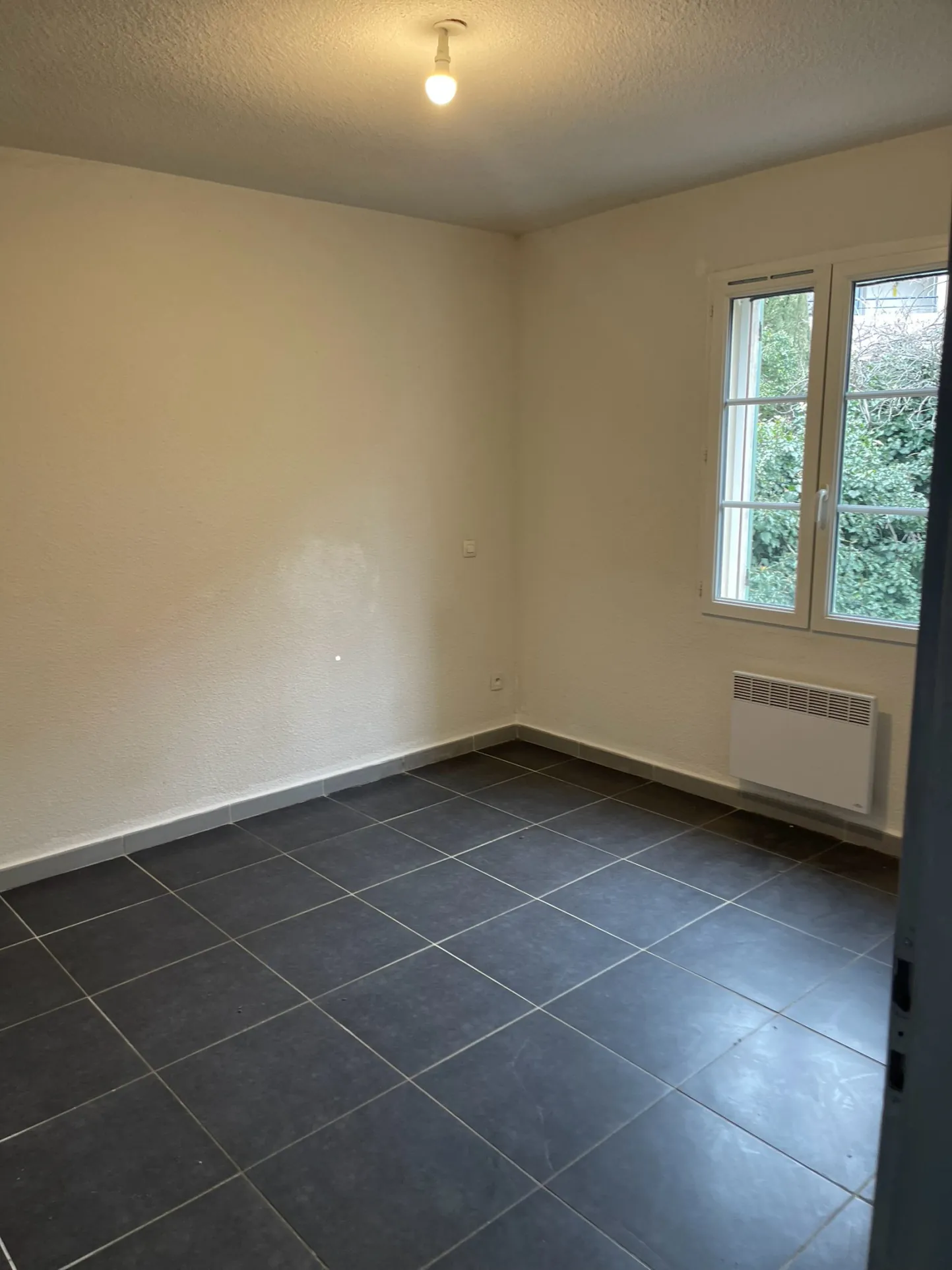 Maison avec deux appartements indépendants à Cavaillon - 120 m² - Garage 45 m² 