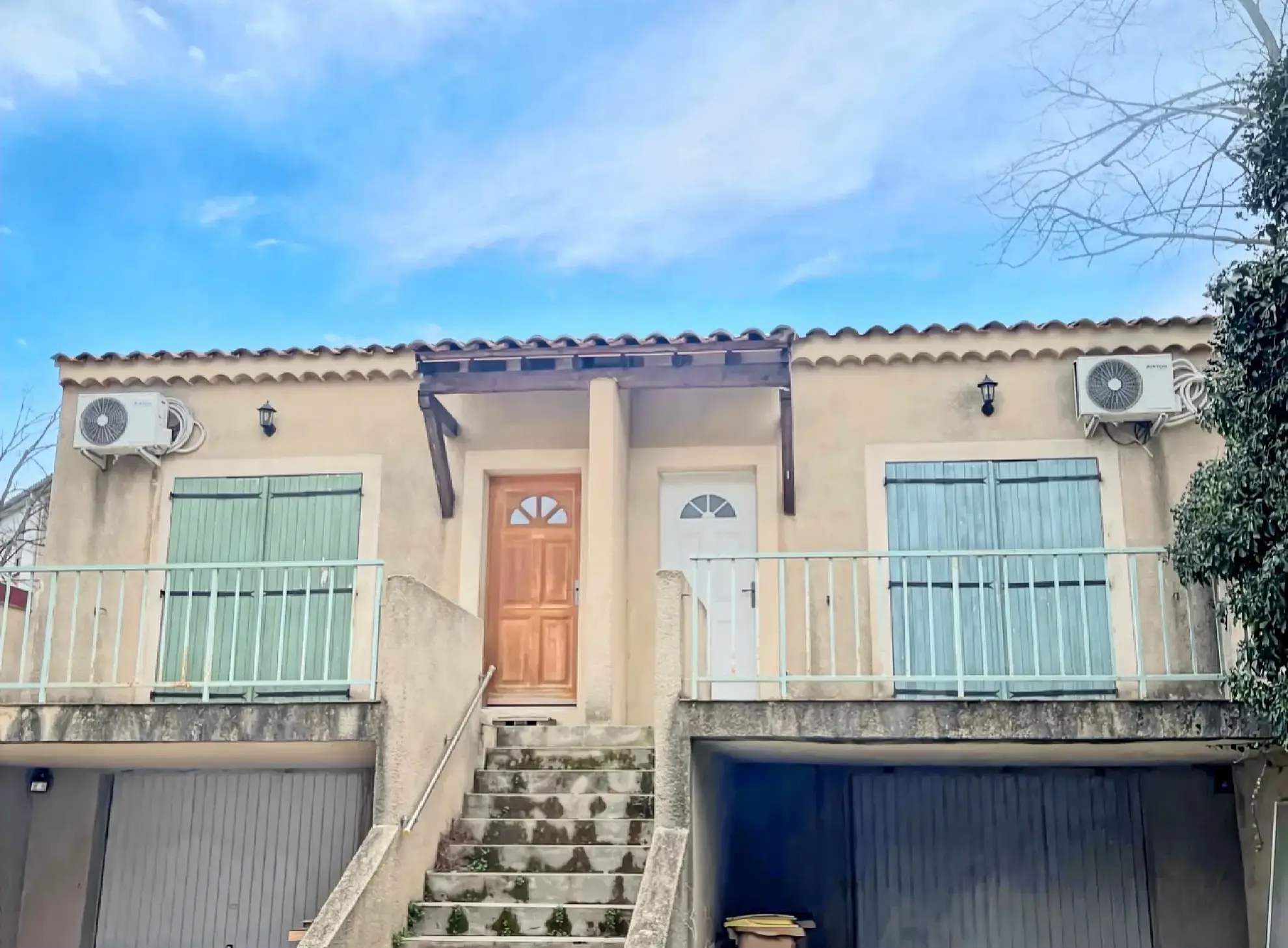 Maison avec deux appartements indépendants à Cavaillon - 120 m² - Garage 45 m² 