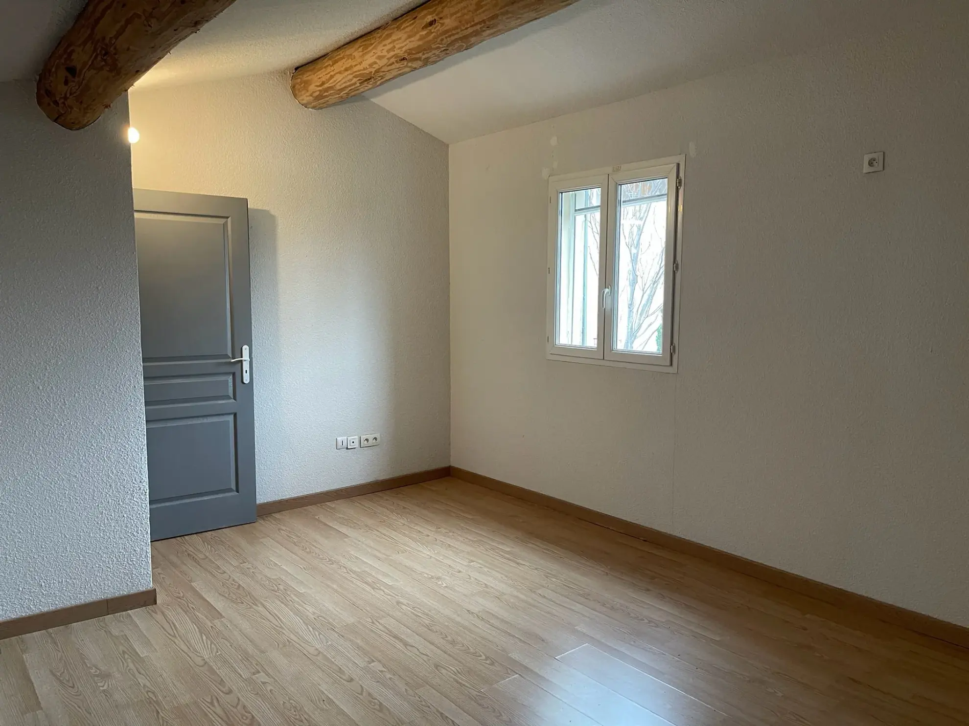 Maison avec deux appartements indépendants à Cavaillon - 120 m² - Garage 45 m² 