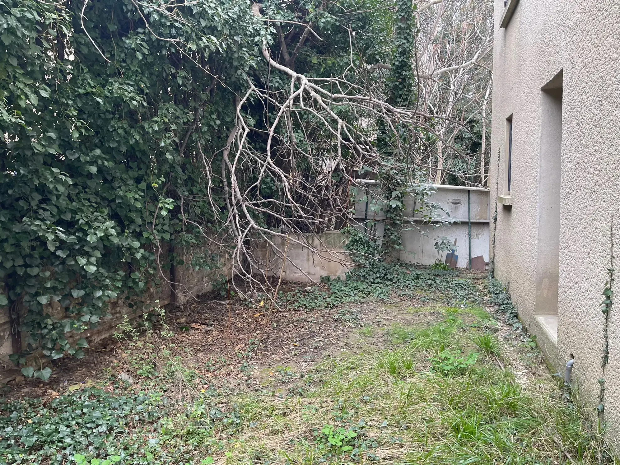 Maison avec deux appartements indépendants à Cavaillon - 120 m² - Garage 45 m² 