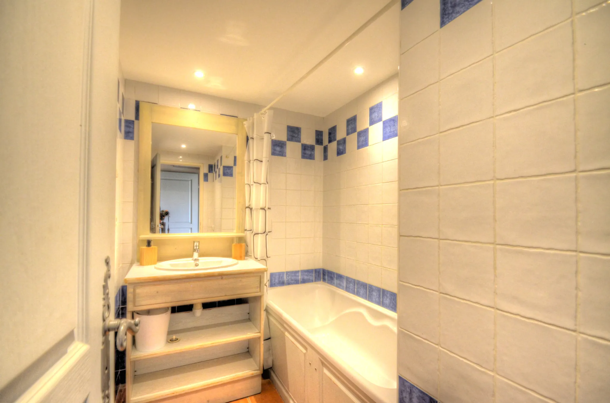 Appartement T2 avec terrasse et piscine à La Ciotat – Investissement ou résidence 