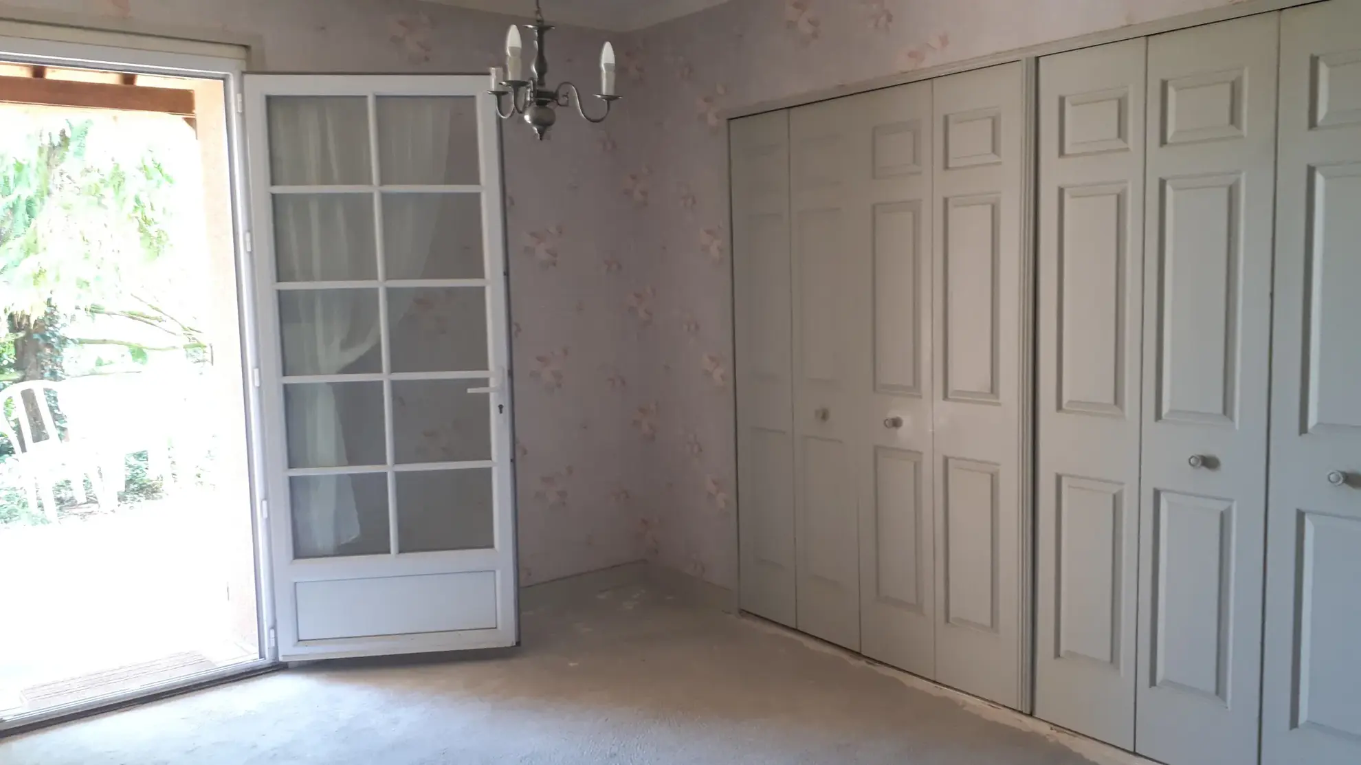 Belle maison avec annexe sur 5000 m² de terrain à Les Ormes (86) 