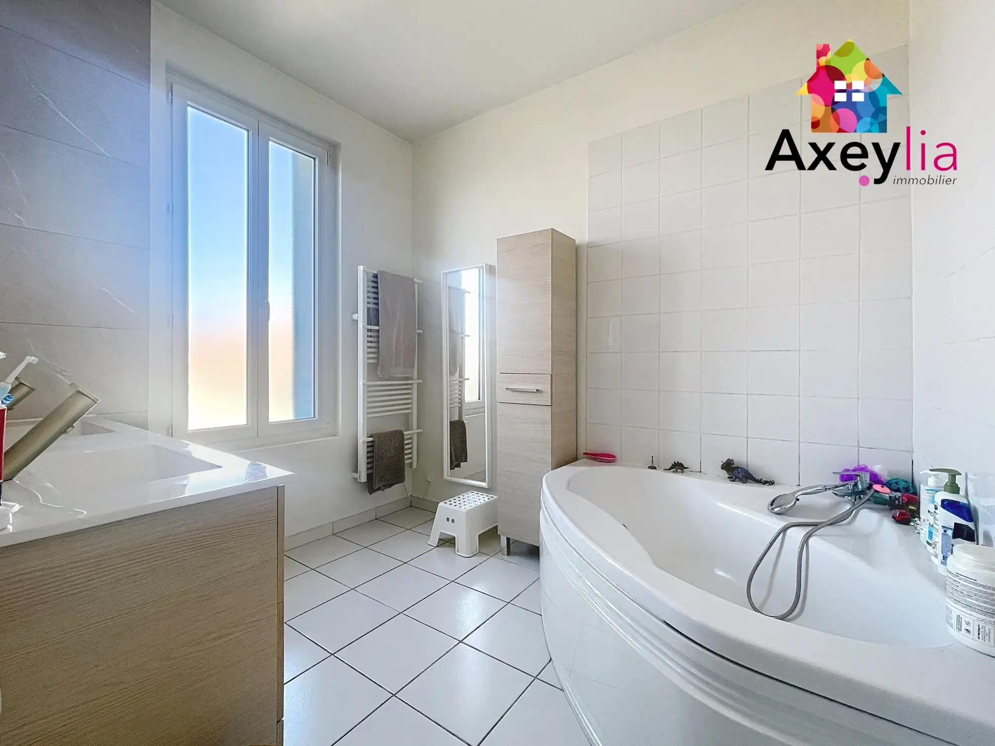 Maison à vendre à Riorges avec jardin, piscine et garage - 75 m² 