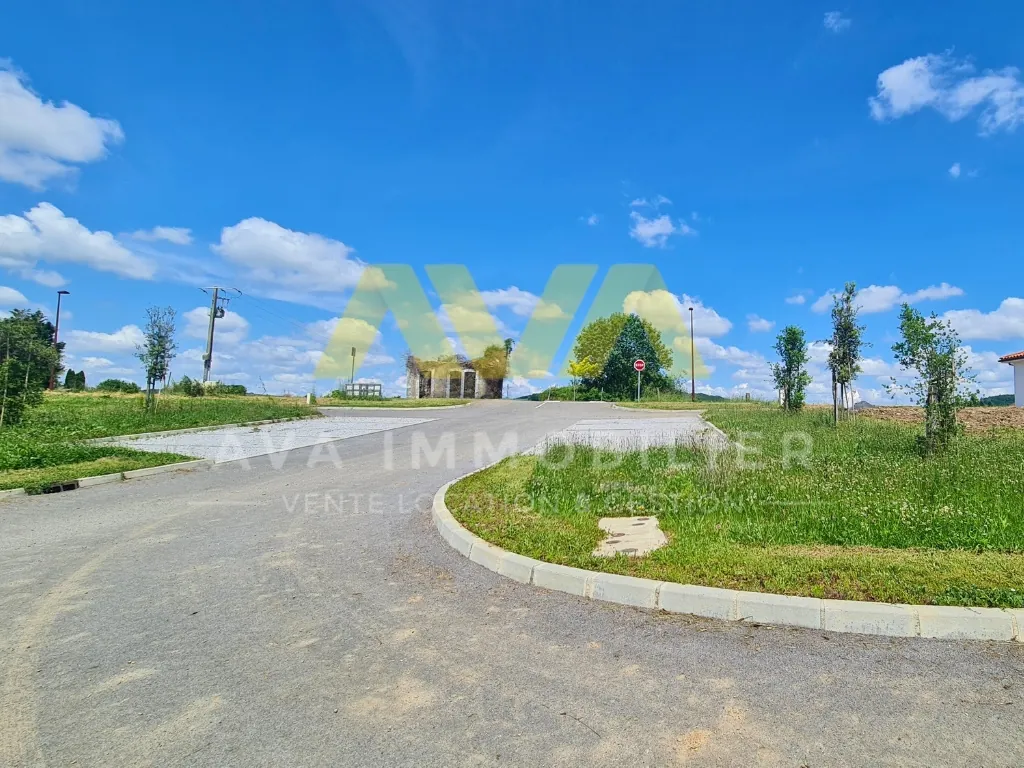 Terrain constructible de 1306 m² à 5 min de Navarrenx dans un cadre calme 