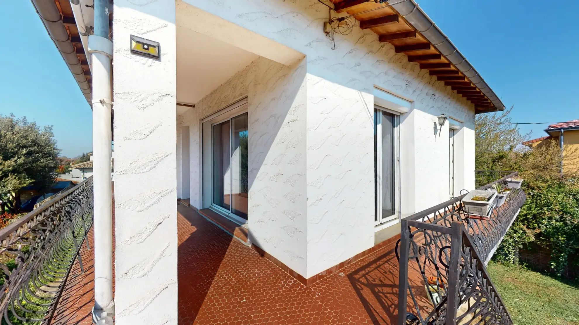 Grand appartement familial avec jardin et panneaux photovoltaïques à Frouzins